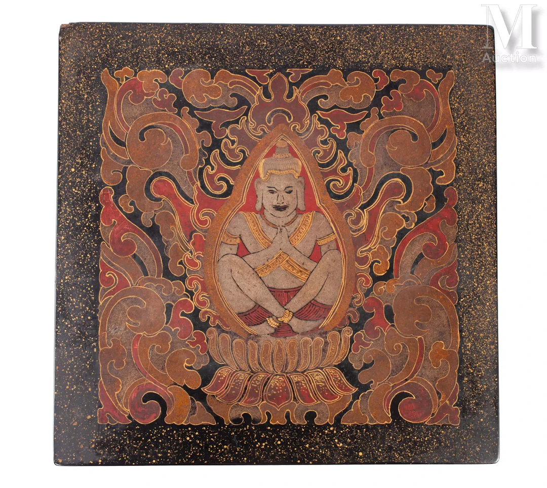 THAïLANDE ou VIETNAM, XXe siècle Coffret couvert en laque de forme carrée