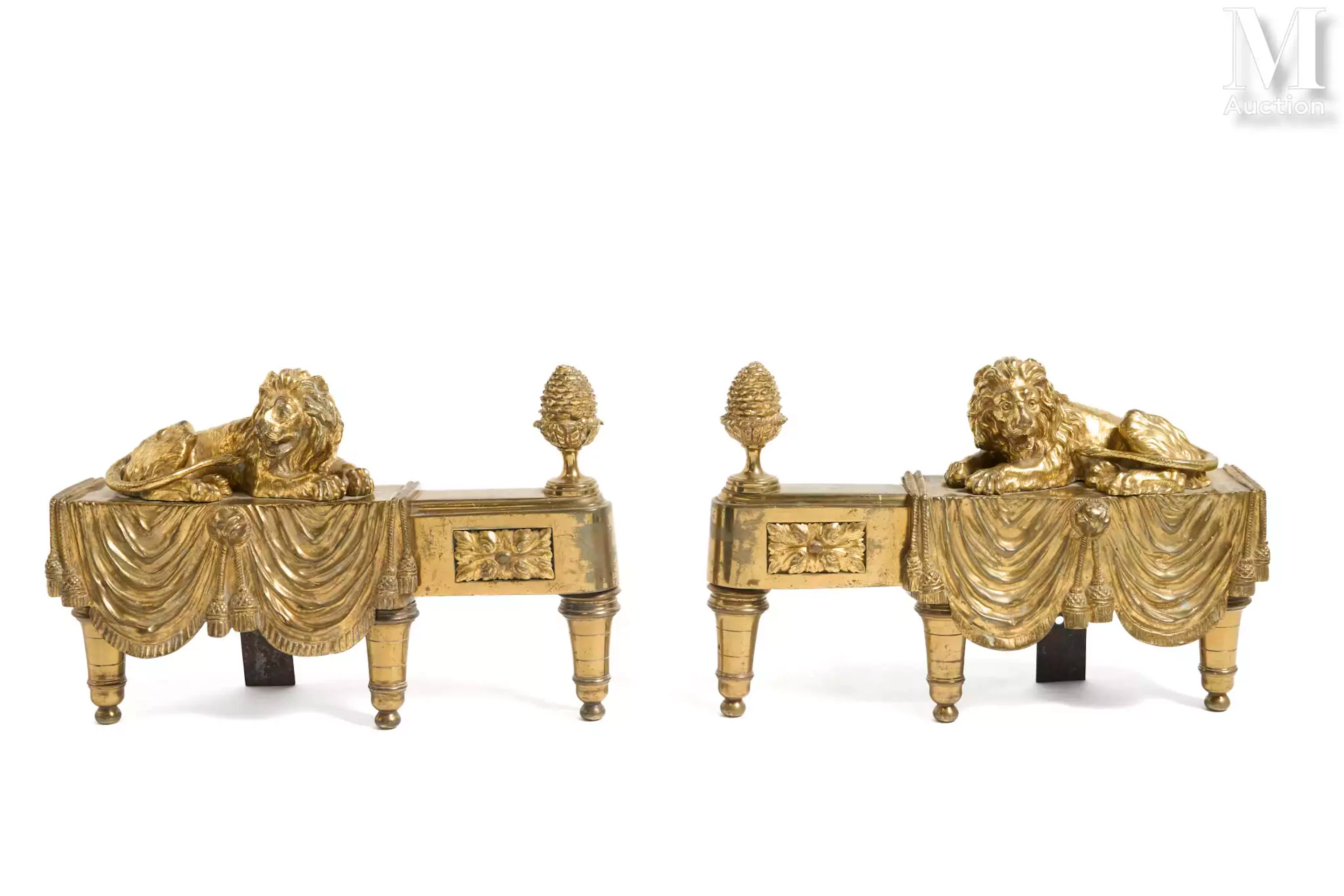 Paire de chenets de style Louis XVI, d'après Thomire et Boizot