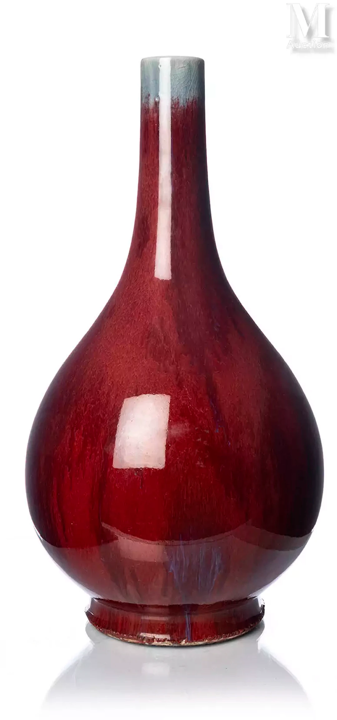 CHINE, fin du XIXe siècle Vase bouteille en porcelaine