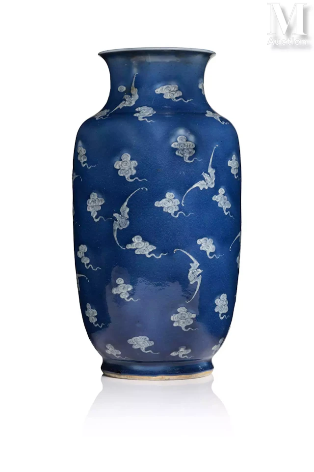 CHINE, XIXe siècle Vase en porcelaine
