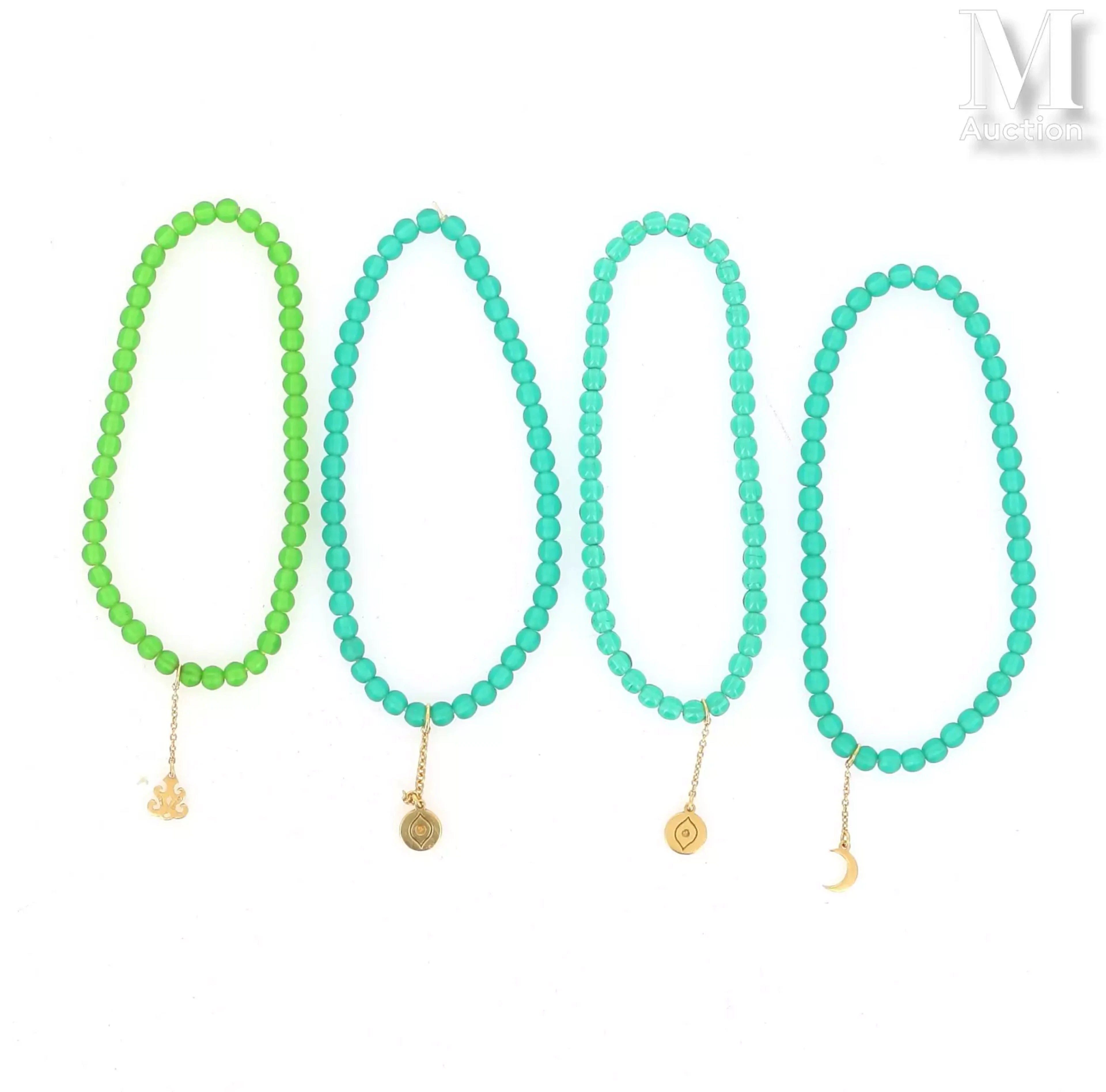Quatre bracelets