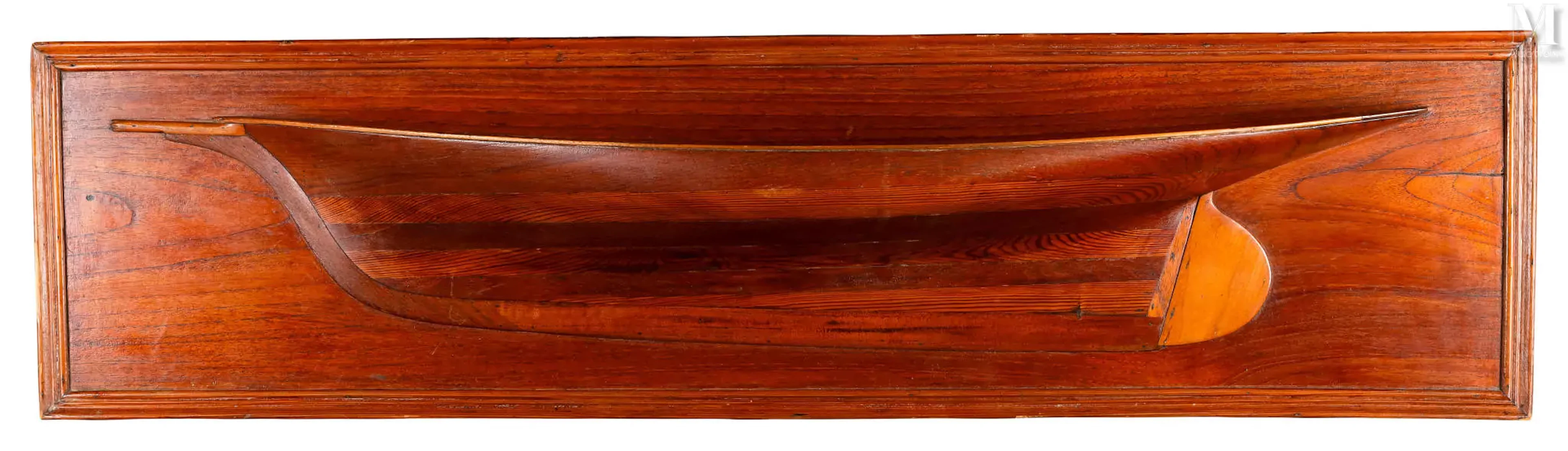 Demi-coque en bois naturel vernis