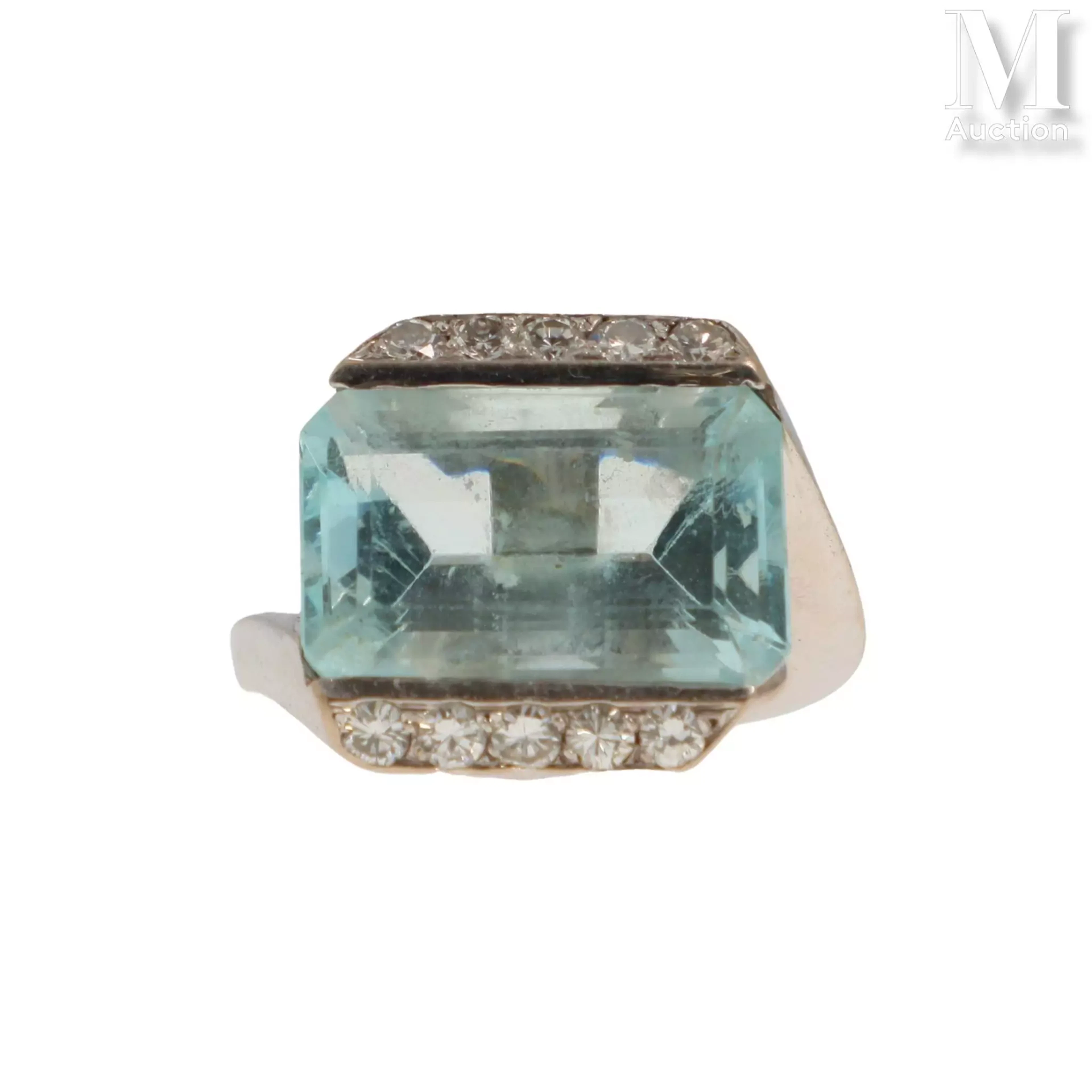 Bague moderniste aigue marine
