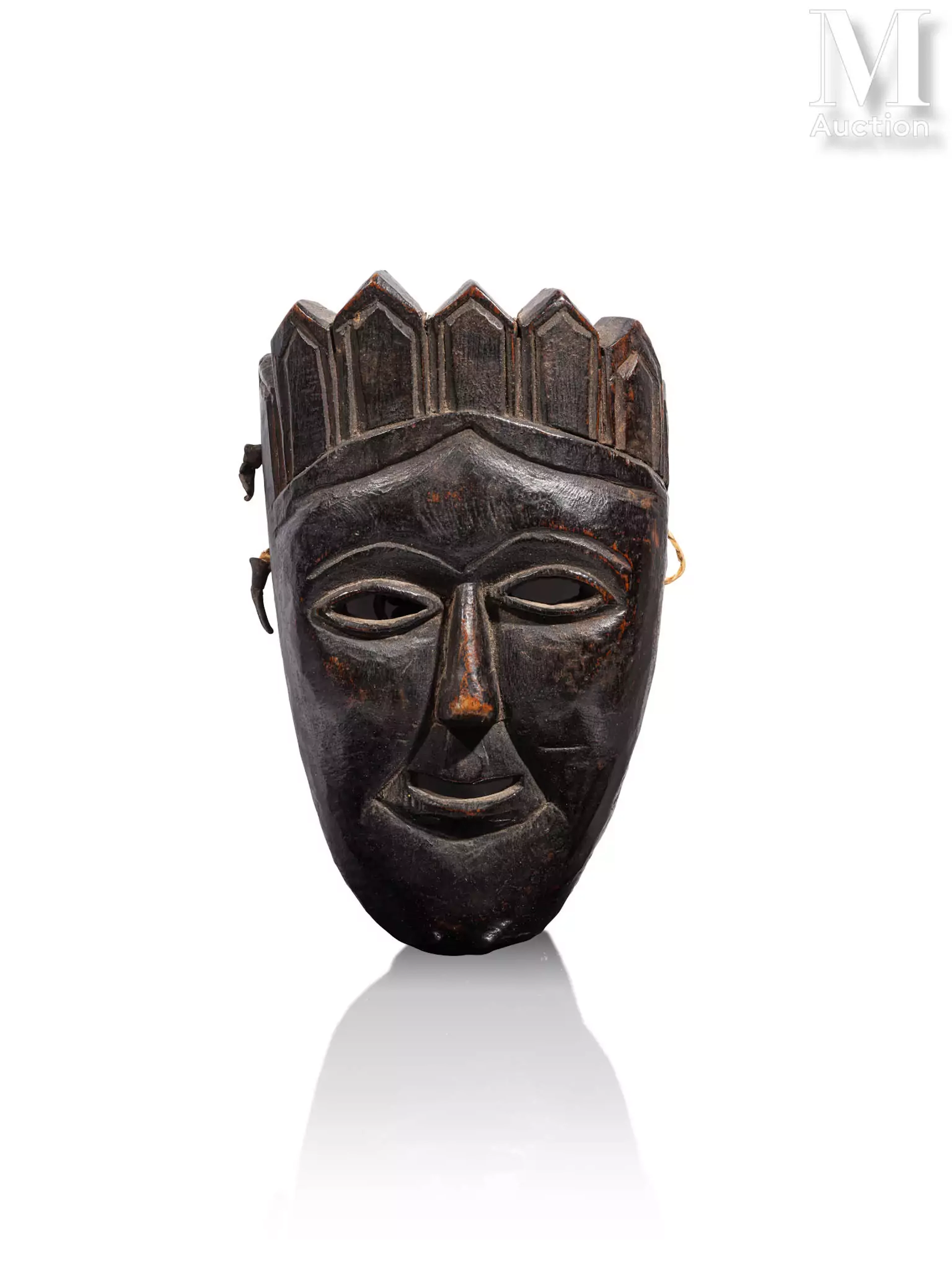 NEPAL, Région du Terail, XIXe siècle Masque rituel en bois patiné