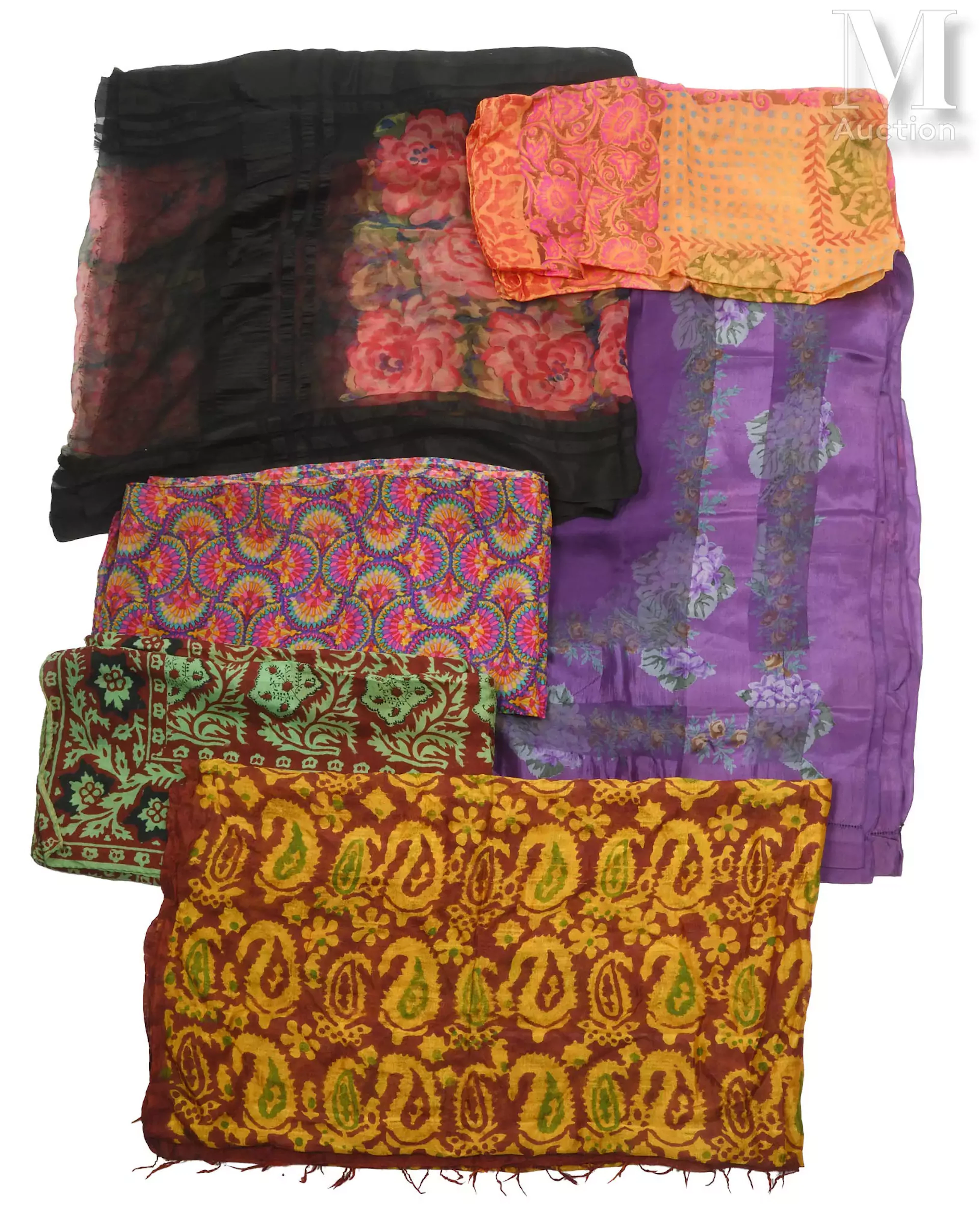 Lot de foulards, étoles et couvre-chef
