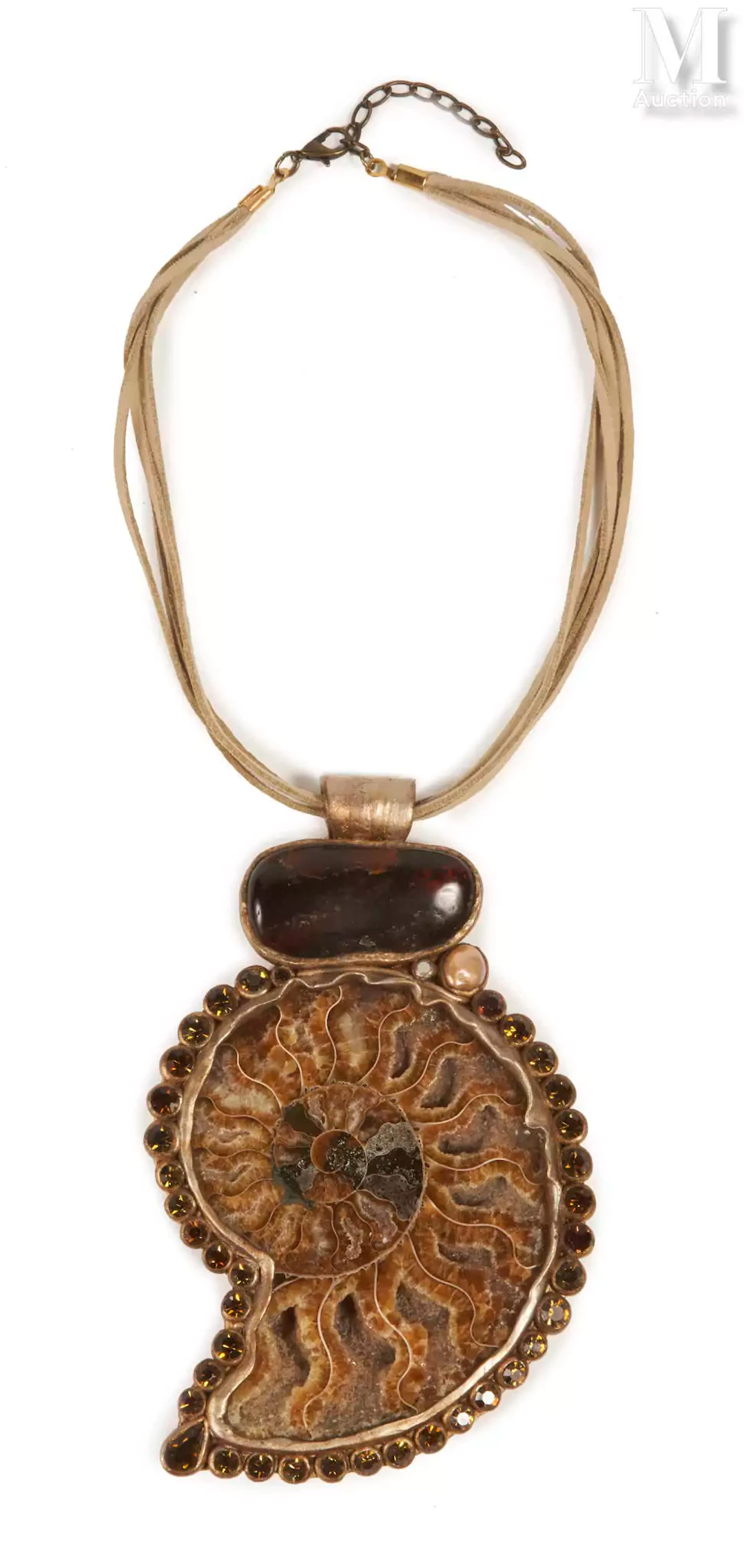 COLLIER EN AMMONITE ET AMBRE