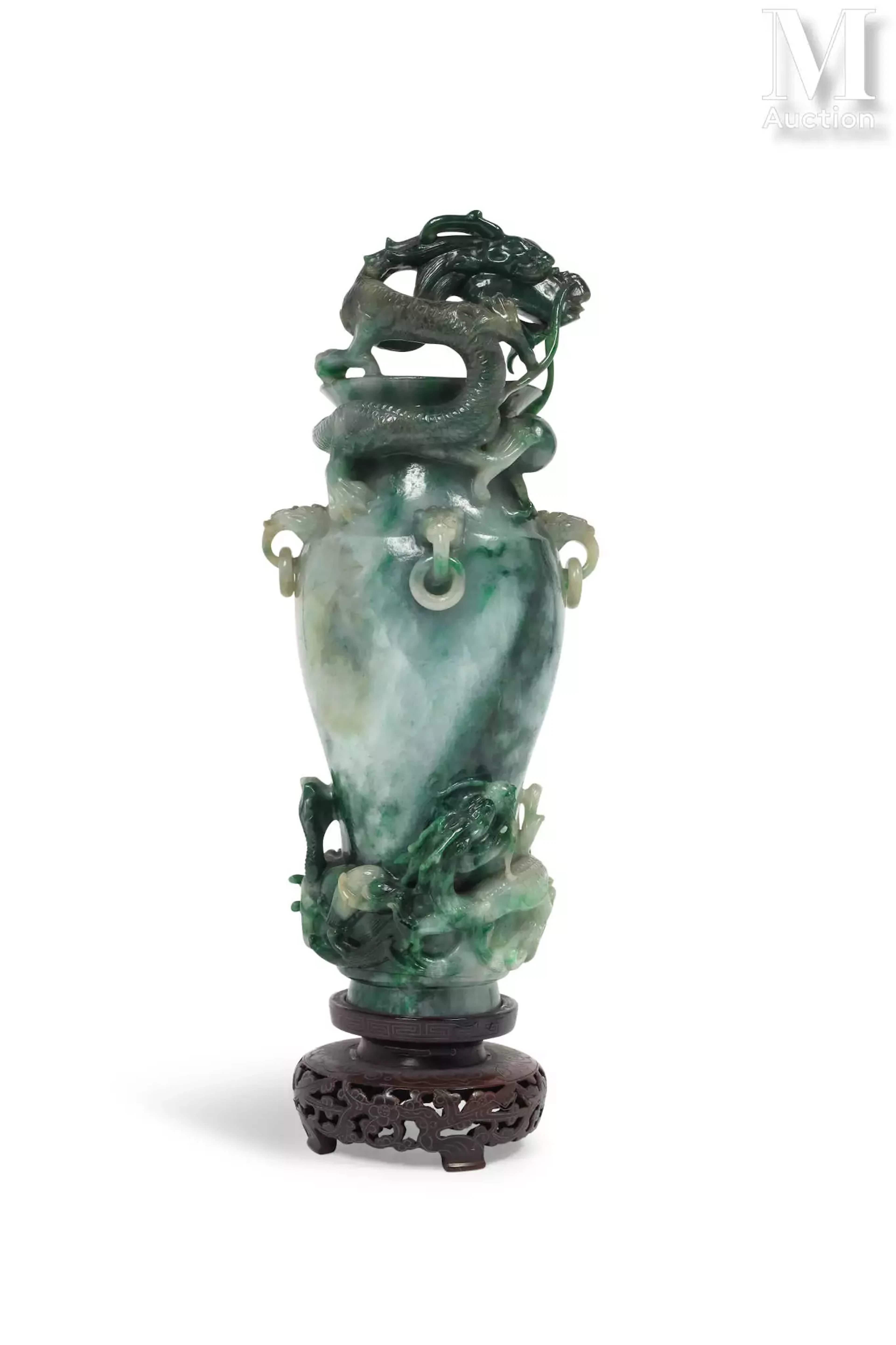 CHINE, XXe siècle Vase en jadéite