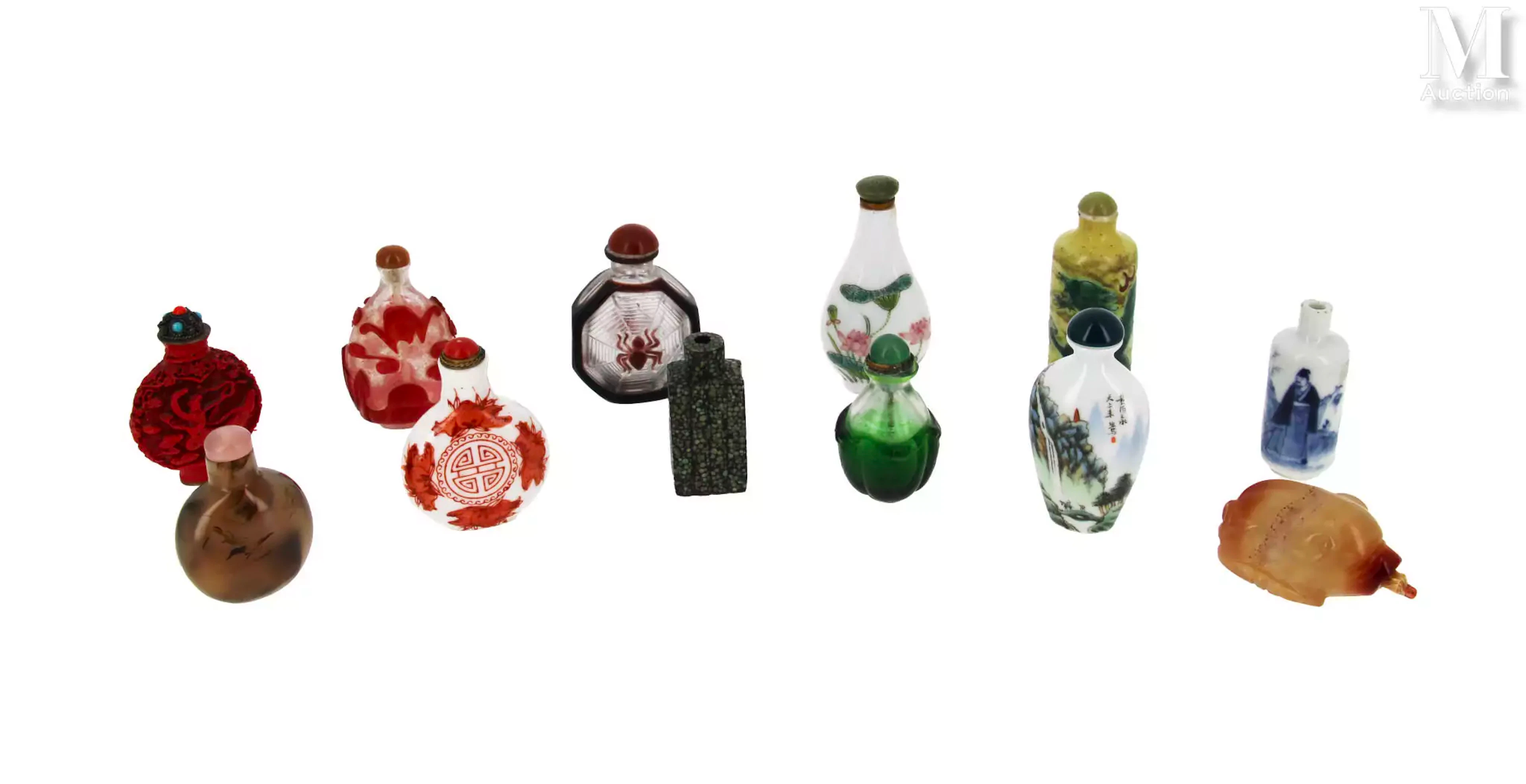 CHINE, XIX-XXe siècle Ensemble de douze tabatières