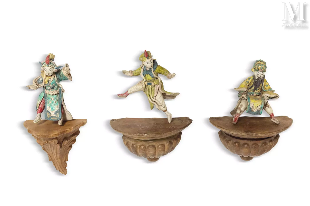 CHINE, XXe siècle Ensemble de trois figures