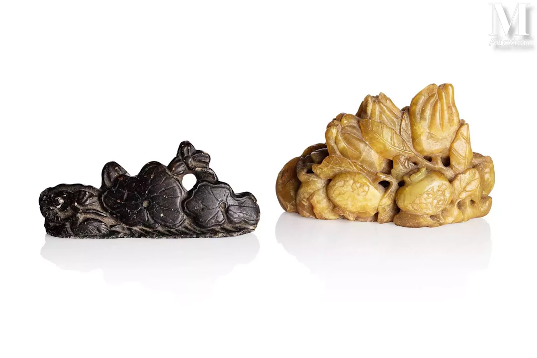 CHINE, XIXe siècle Deux porte-pinceaux en stéatite sculptée
