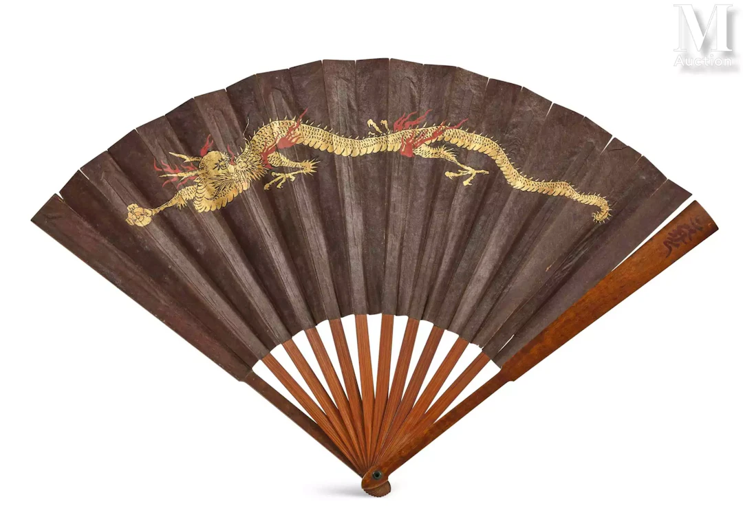 JAPON, XIXe siècle Eventail en papier et laque