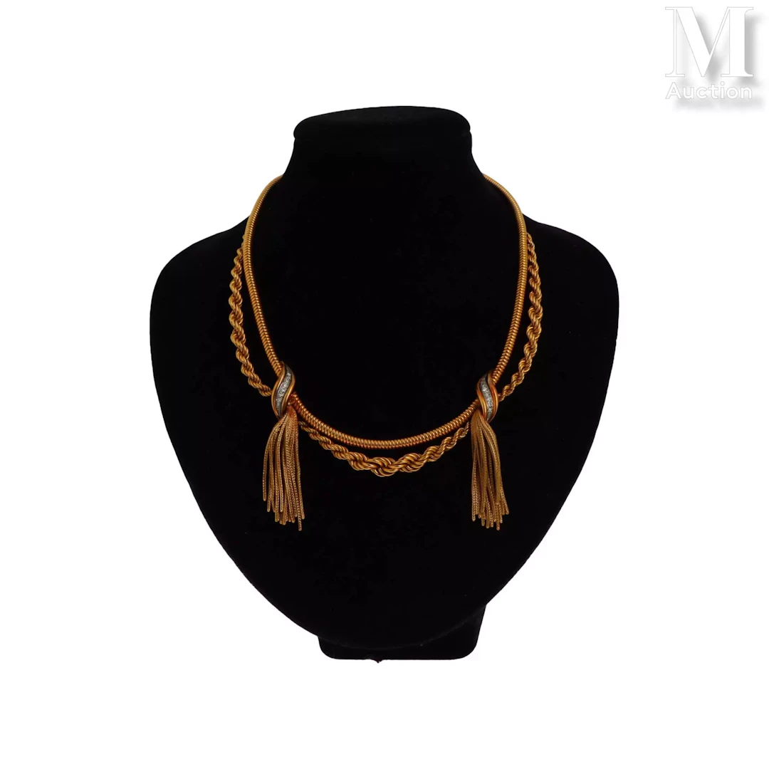 Collier pompons