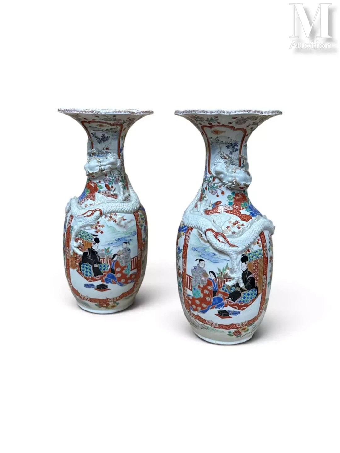 ARITA - JAPON Paire de grand vases