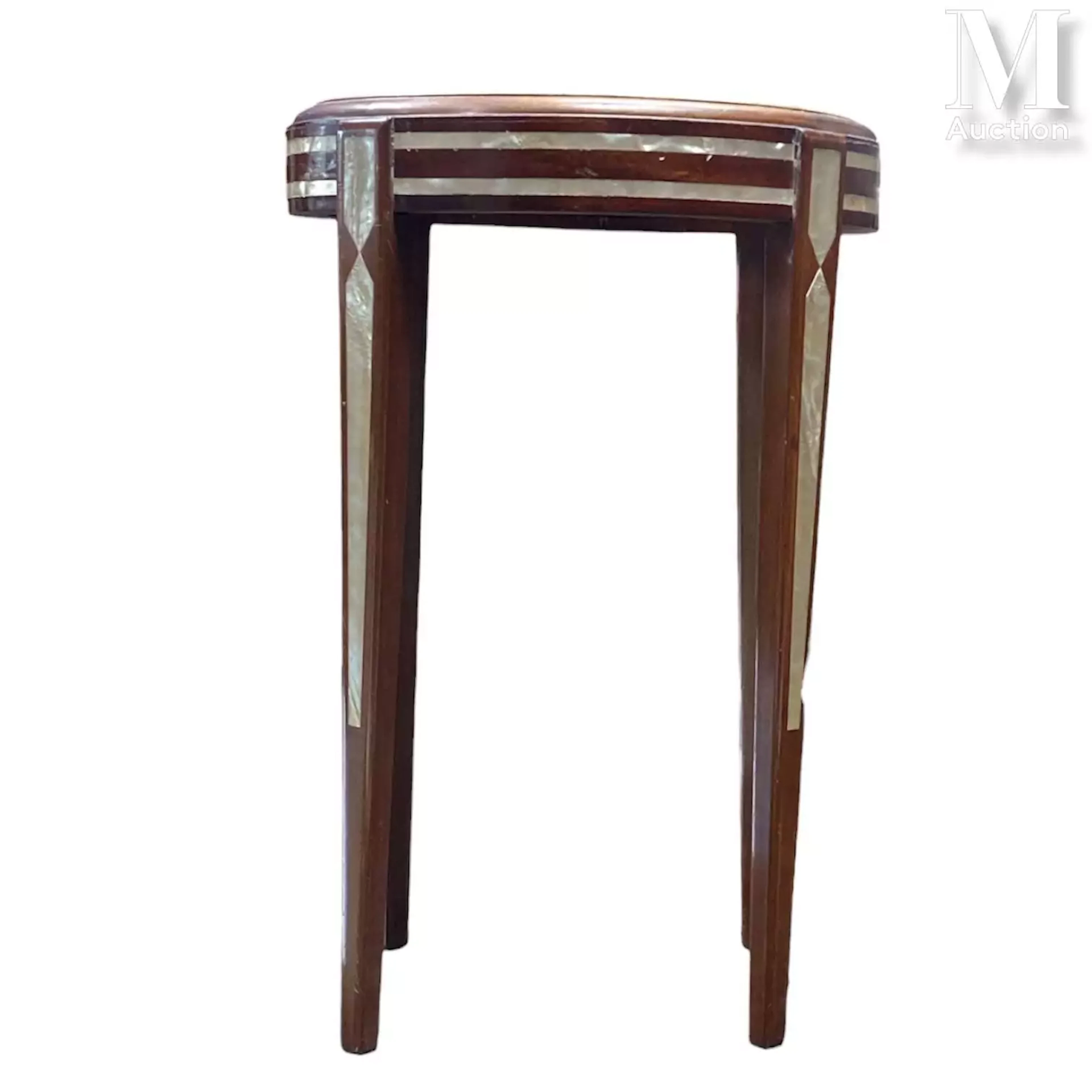 Table de milieu de la fin du XIXe siècle