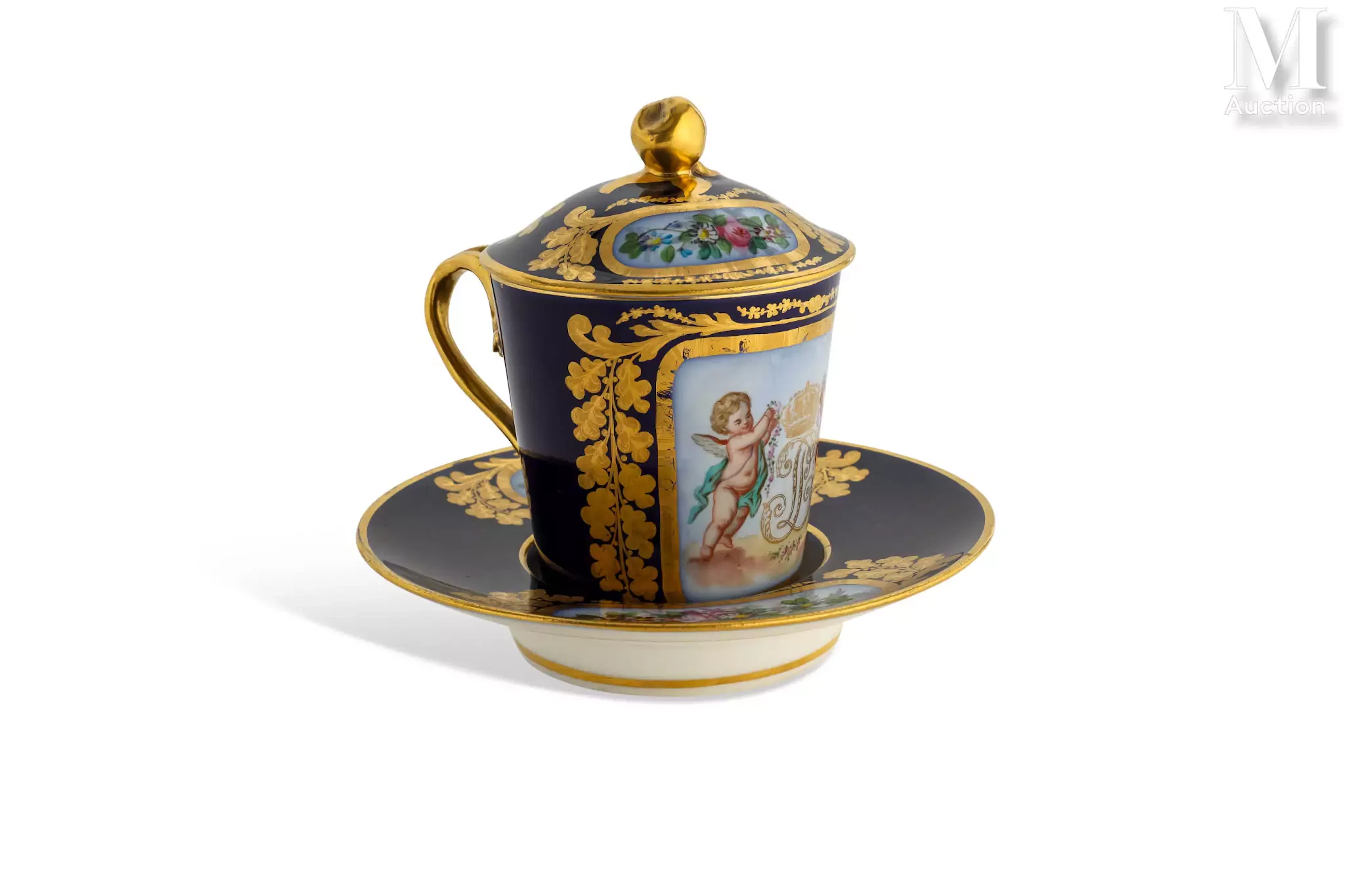 Dans le goût de la Manufacture de Sèvres Tasse trembleuse