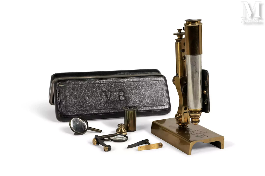 Microscope miniature dans sa boite.