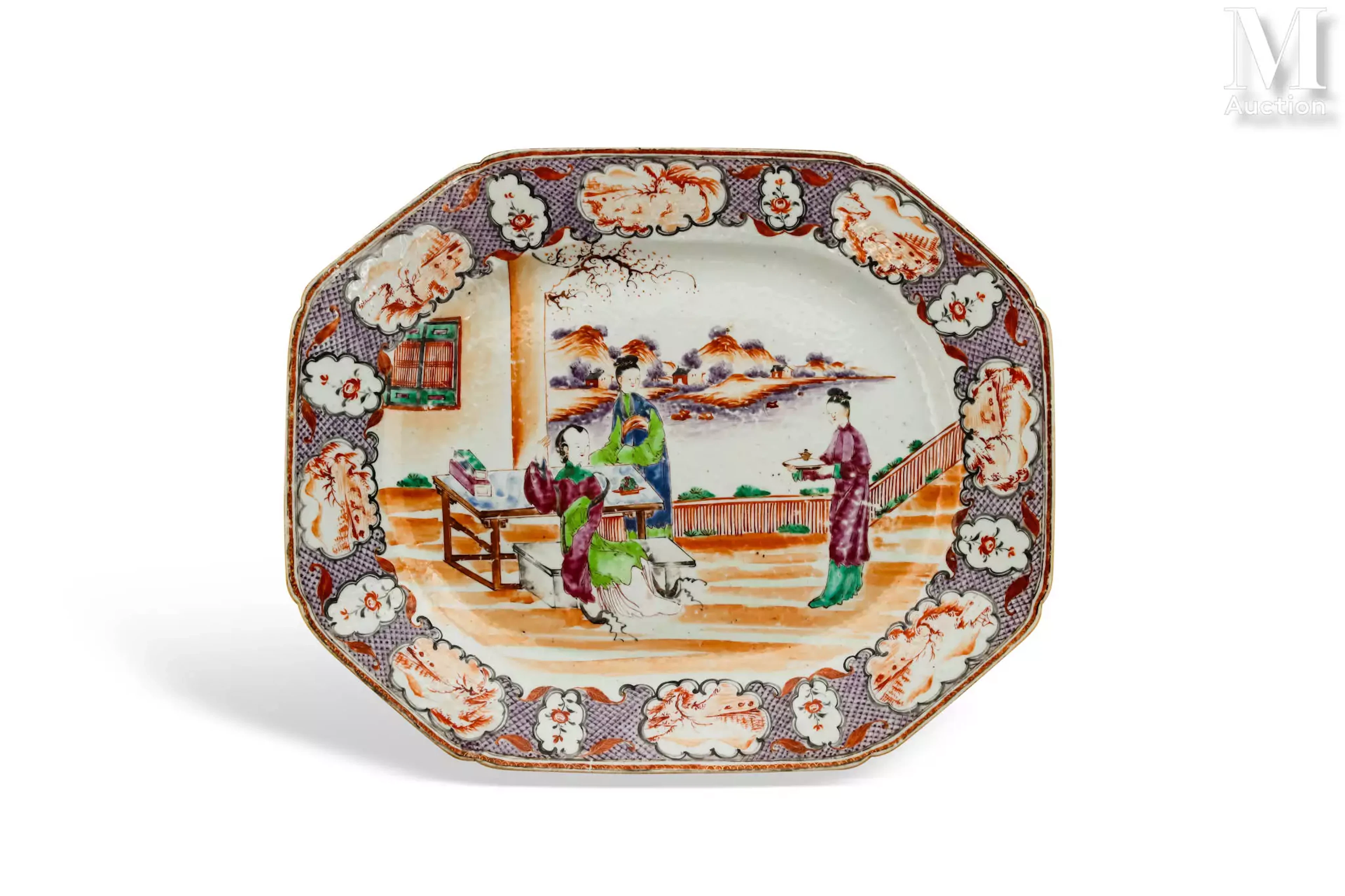 CHINE, Compagnie des Indes, XVIIIe siècle Plat en porcelaine