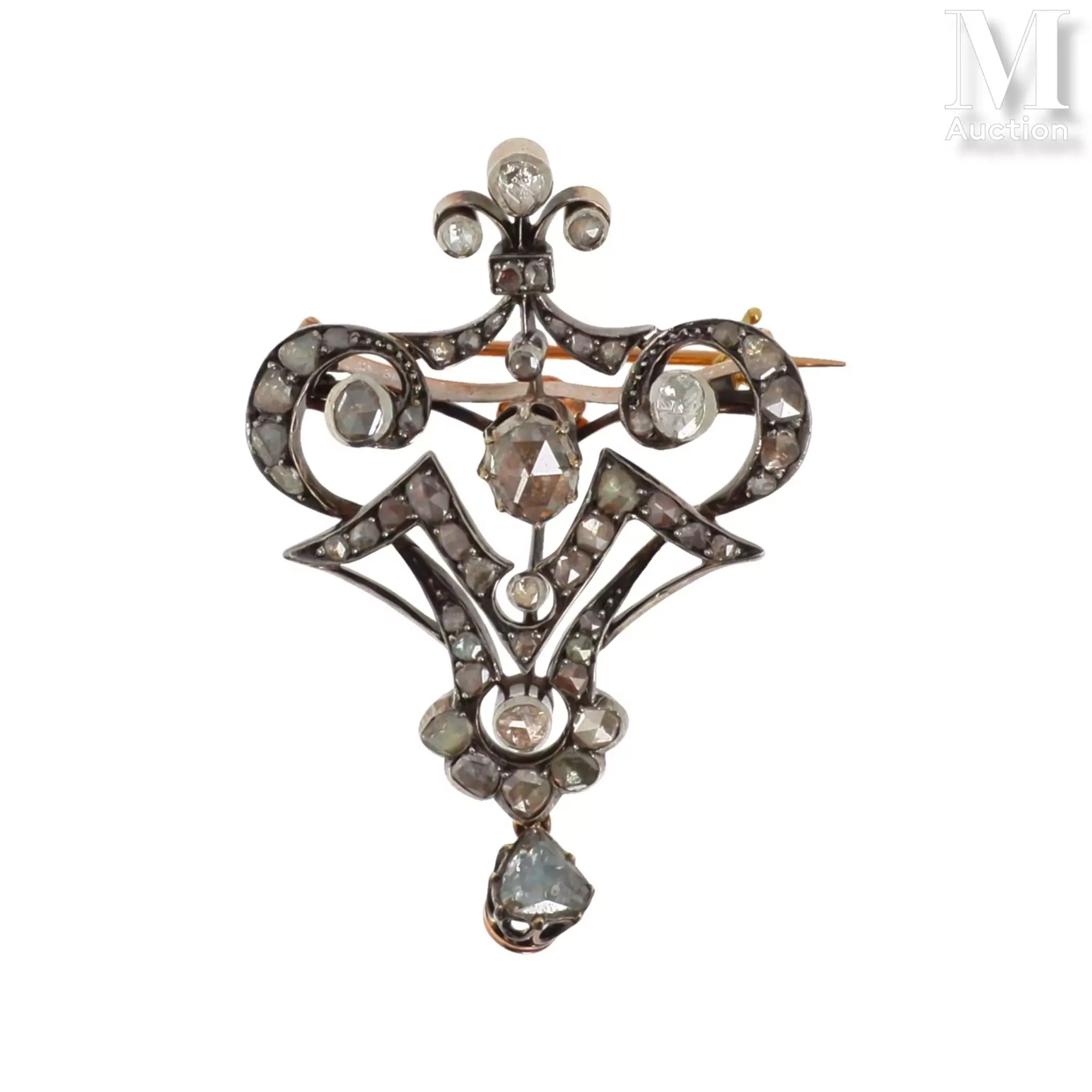 Broche volutes diamants