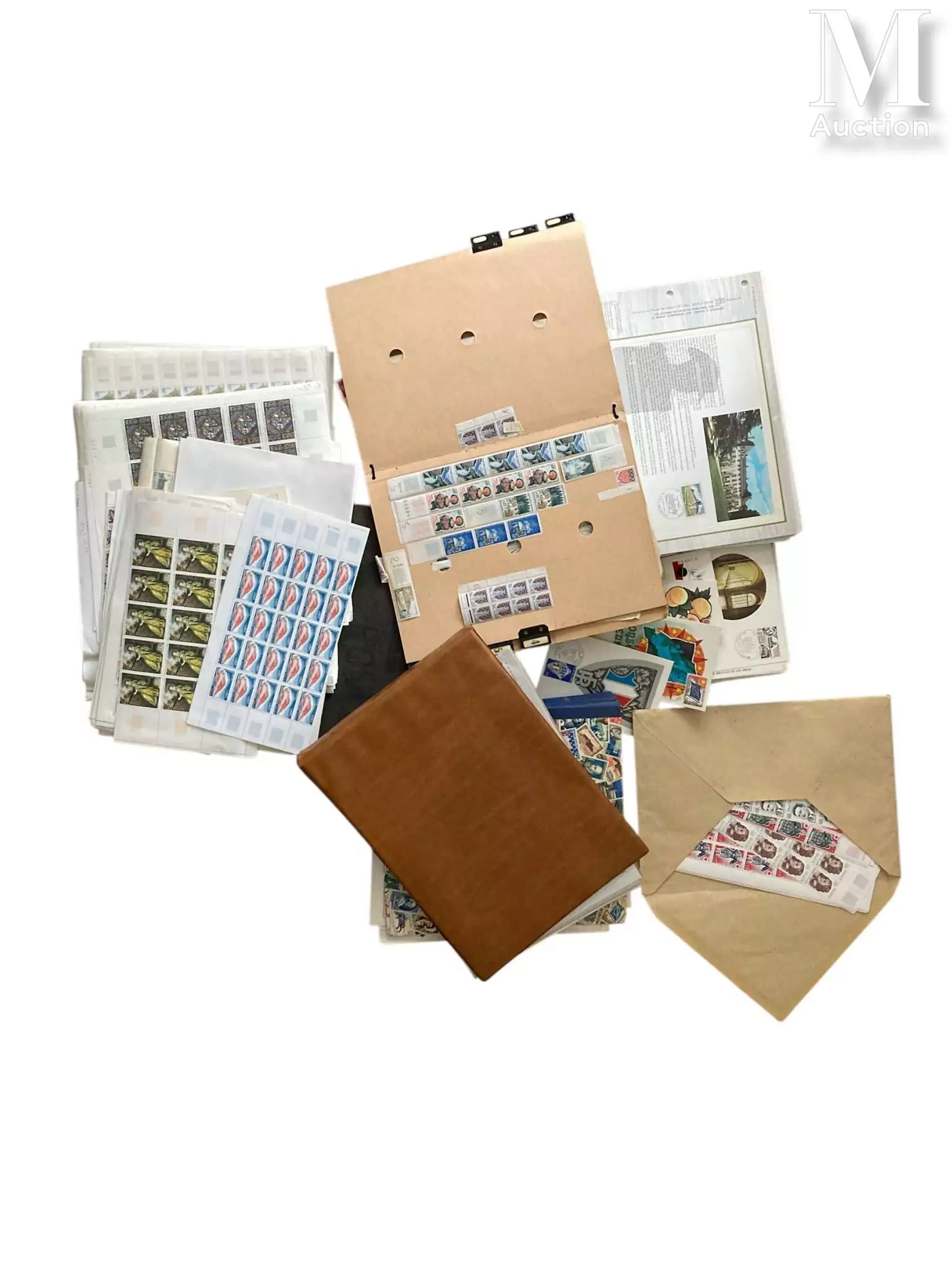 Important lot de timbres dont :