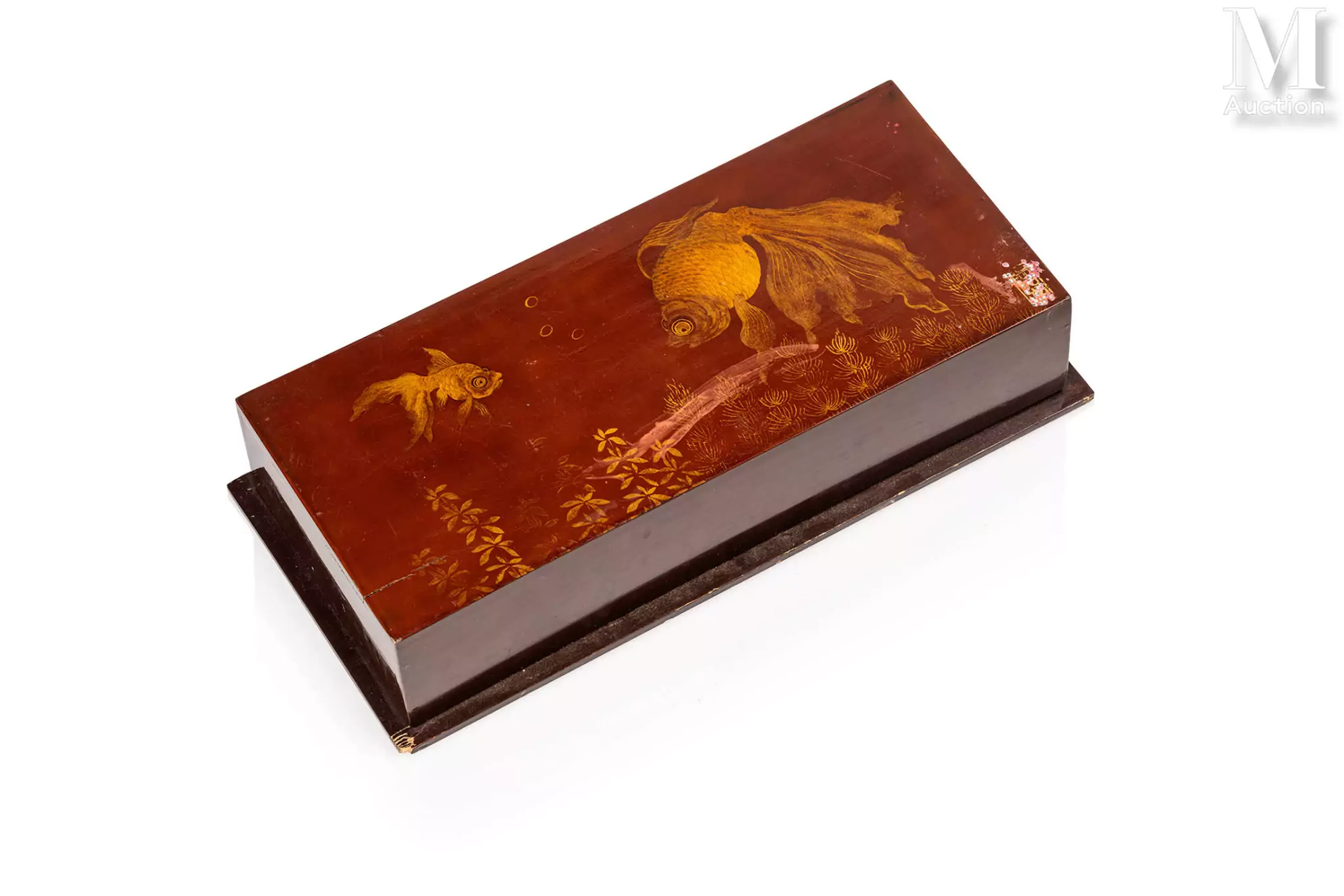 NGUYEN QUANG MAU (XXe siècle) Boîte en bois laqué