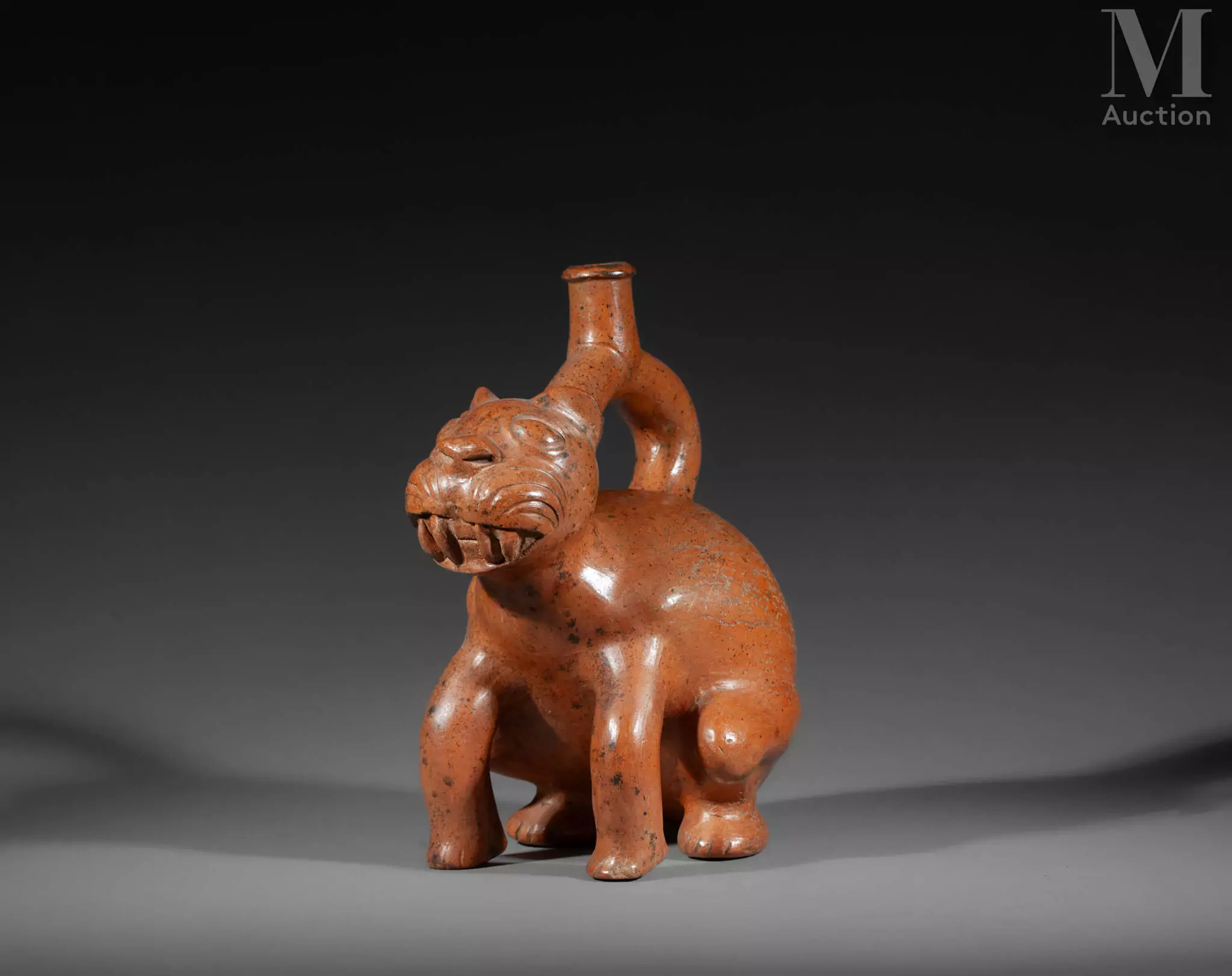 Vase étrier zoomorphe