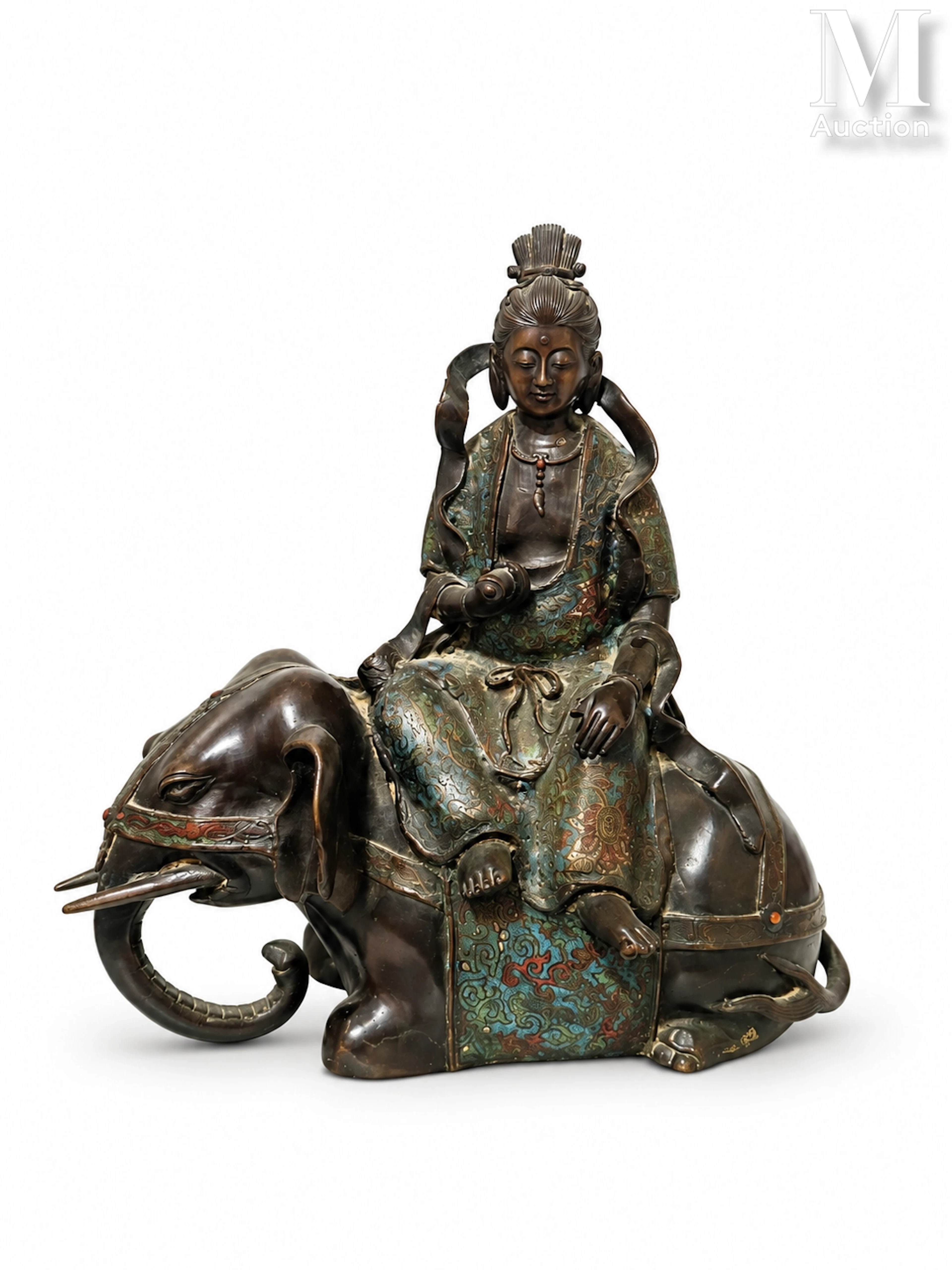 JAPON, Vers 1900 Groupe en bronze et émaux champlevés