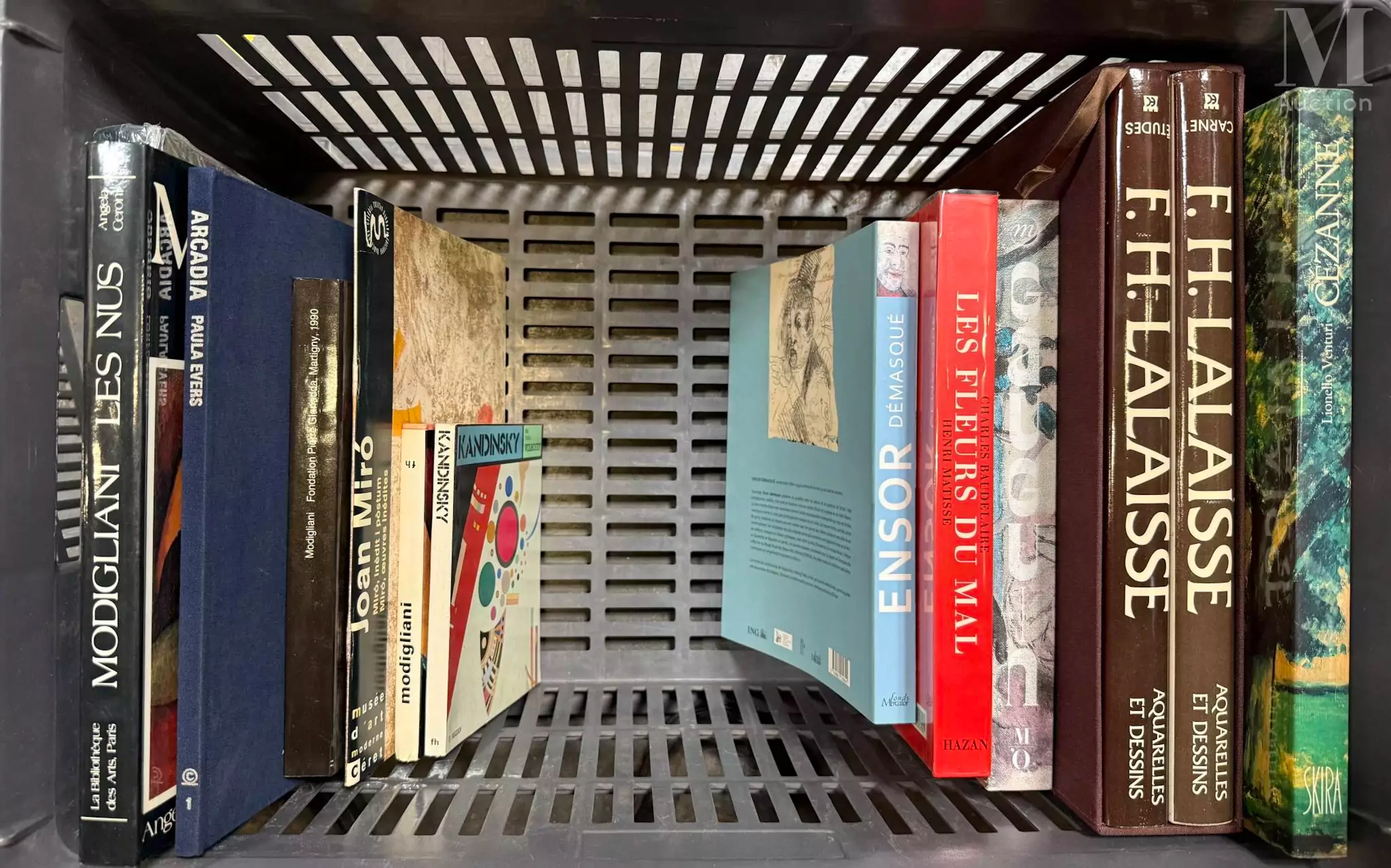 MANNETTE à thématique bibliophilie et livres comprenant: