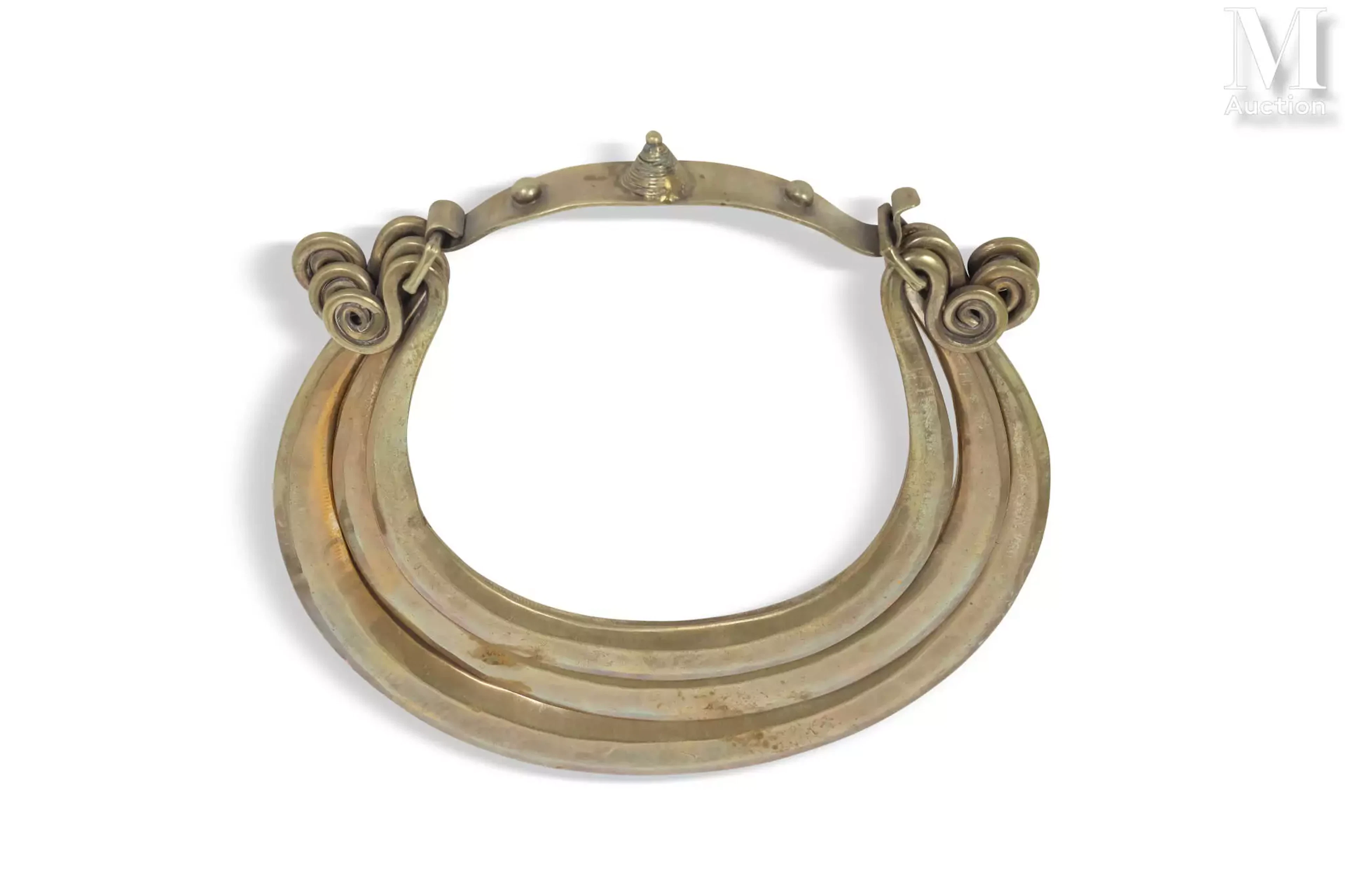CHINE, Ethnie Miao, XXe siècle Collier en métal