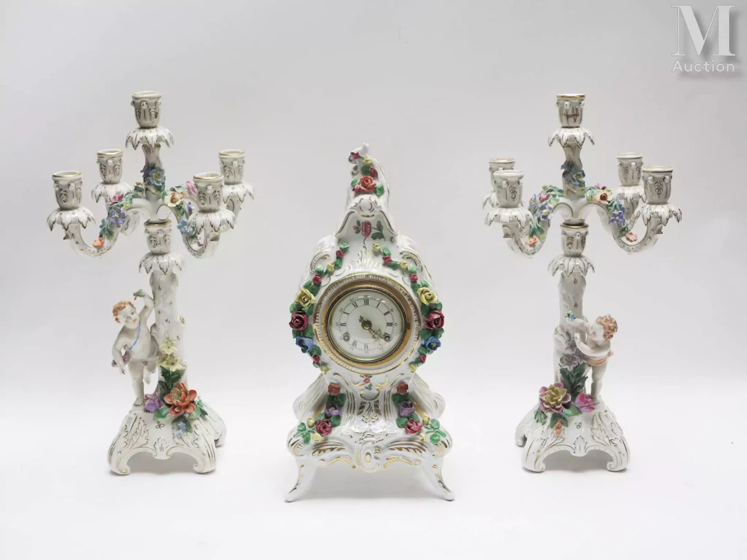 Garniture de cheminée en porcelaine dans le style de Meissen