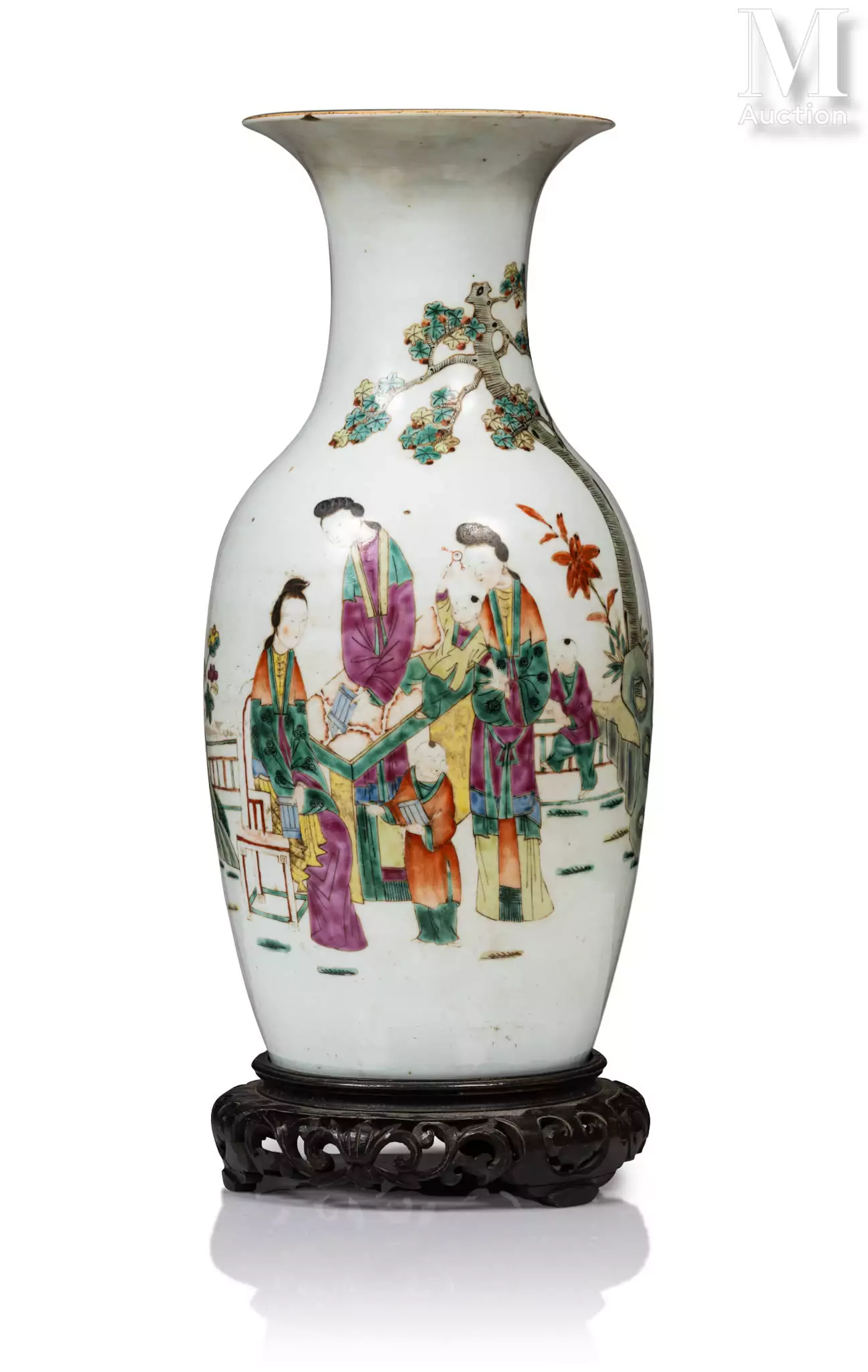 CHINE, XIXe siècle Vase balustre en porcelaine