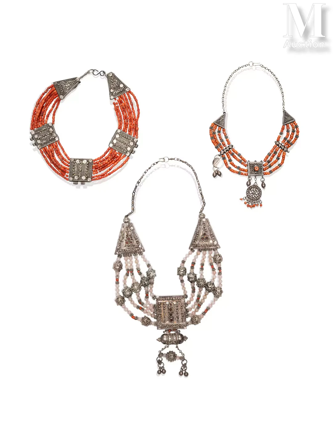 Ensemble de trois colliers pectoraux Yémen, Sanaa, fin XIXe – milieu XXe siècle