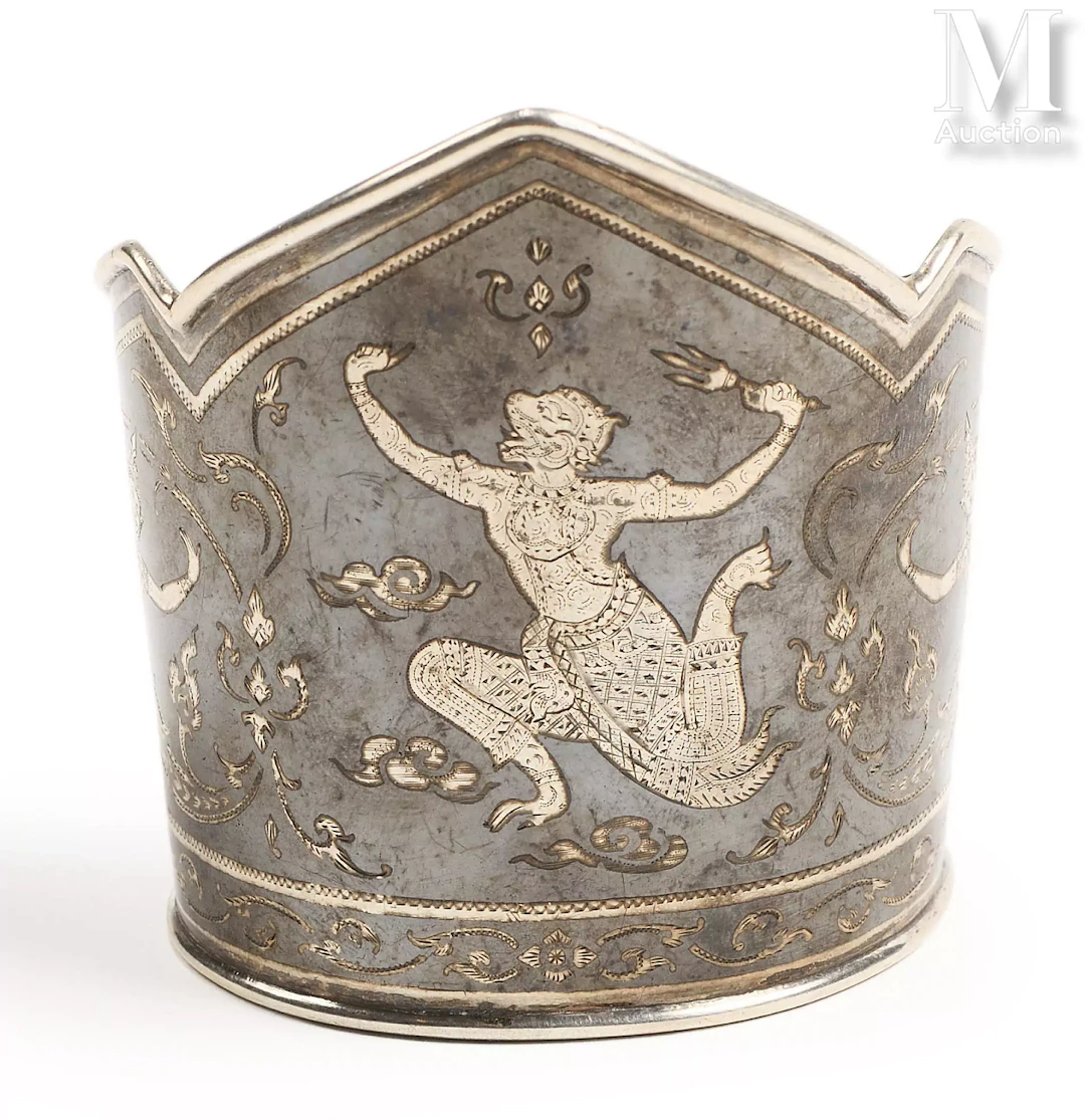 Bracelet manchette ouvert en argent niellé Royaume de Siam (Thaïlande)