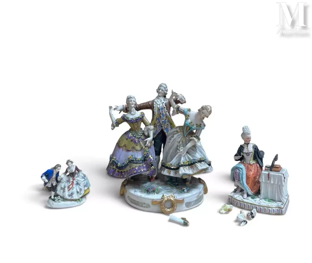 LOT en porcelaine comprenant