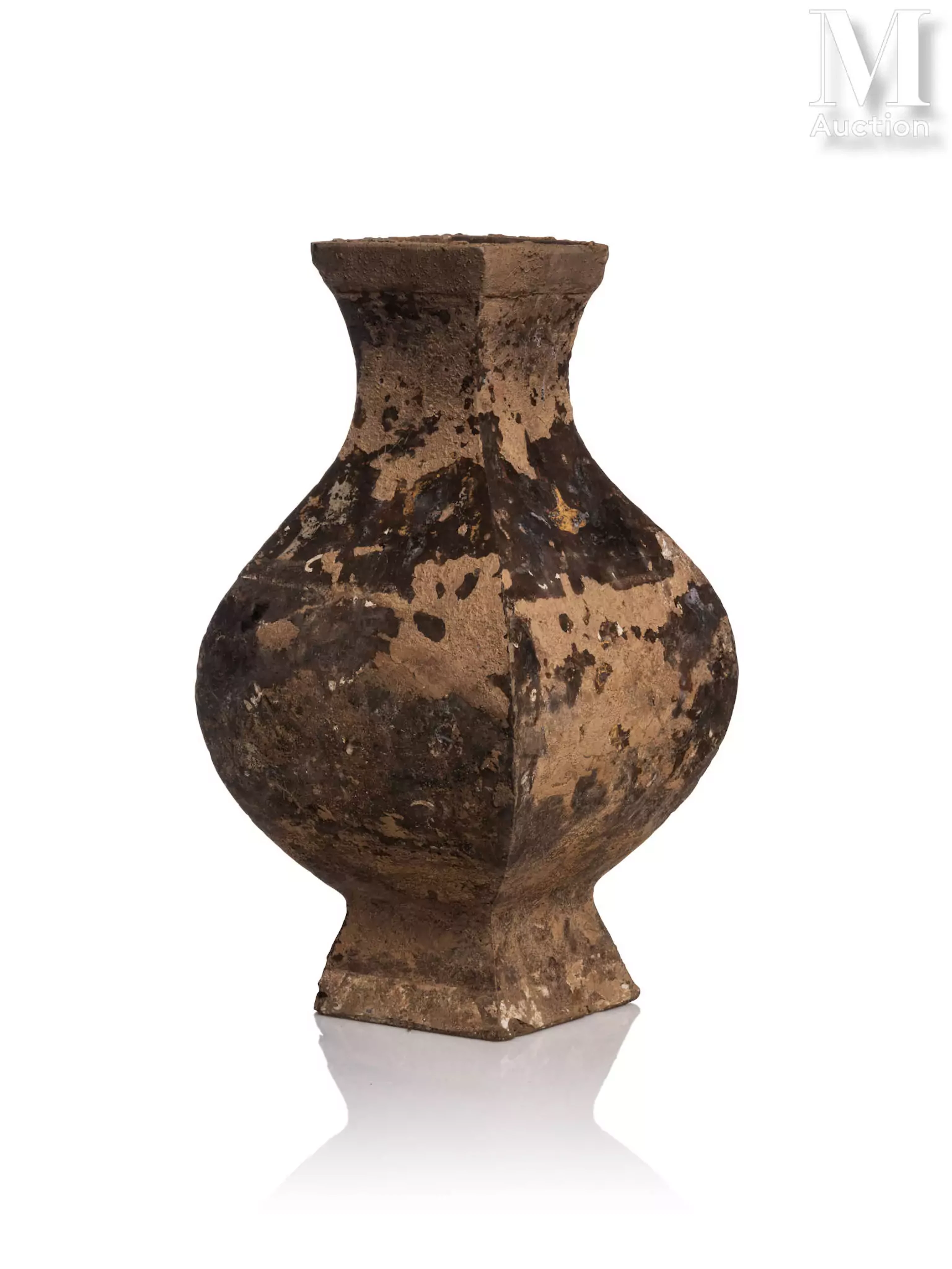 CHINE, Epoque Han Vase en terre cuite