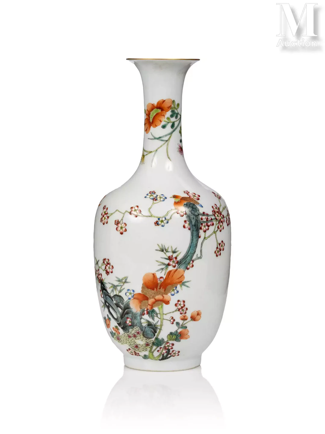 CHINE, XXe siècle Vase en porcelaine