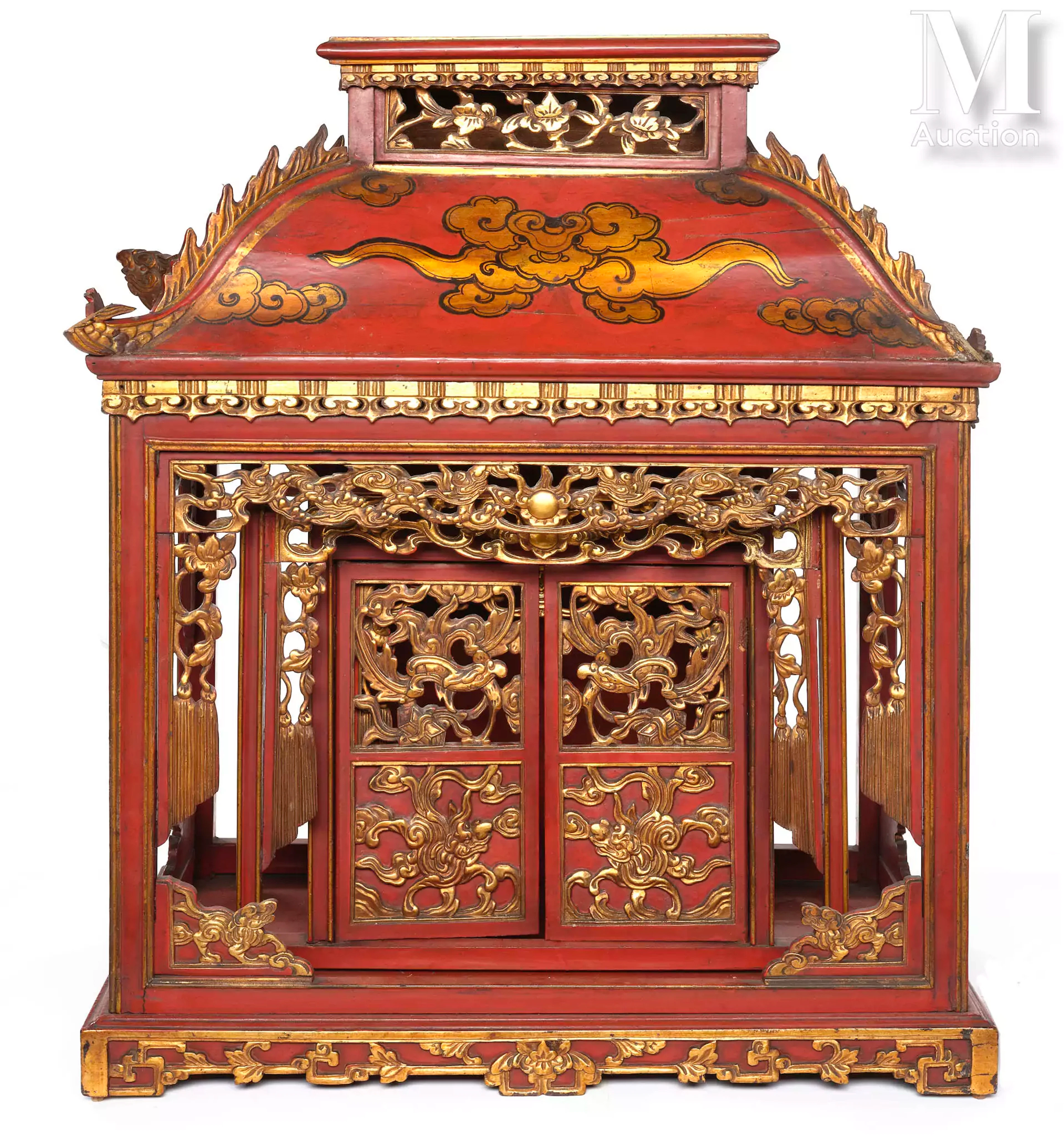VIETNAM, XIXe siècle Autel domestique en bois laqué et sculpté