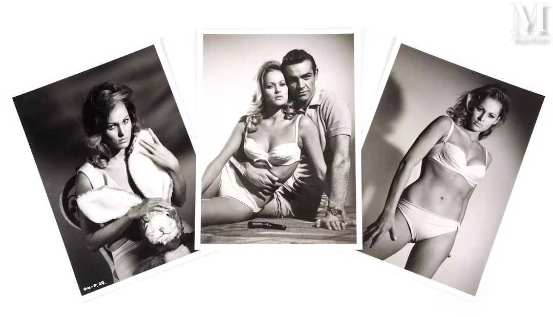 Ursula ANDRESS En James Bond girl dans le film Dr. No de Terence Young, 1962