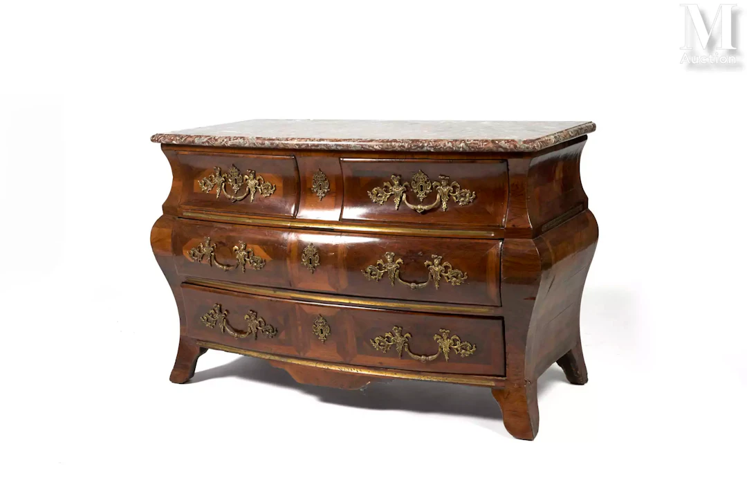Commode tombeau d'époque Louis XV
