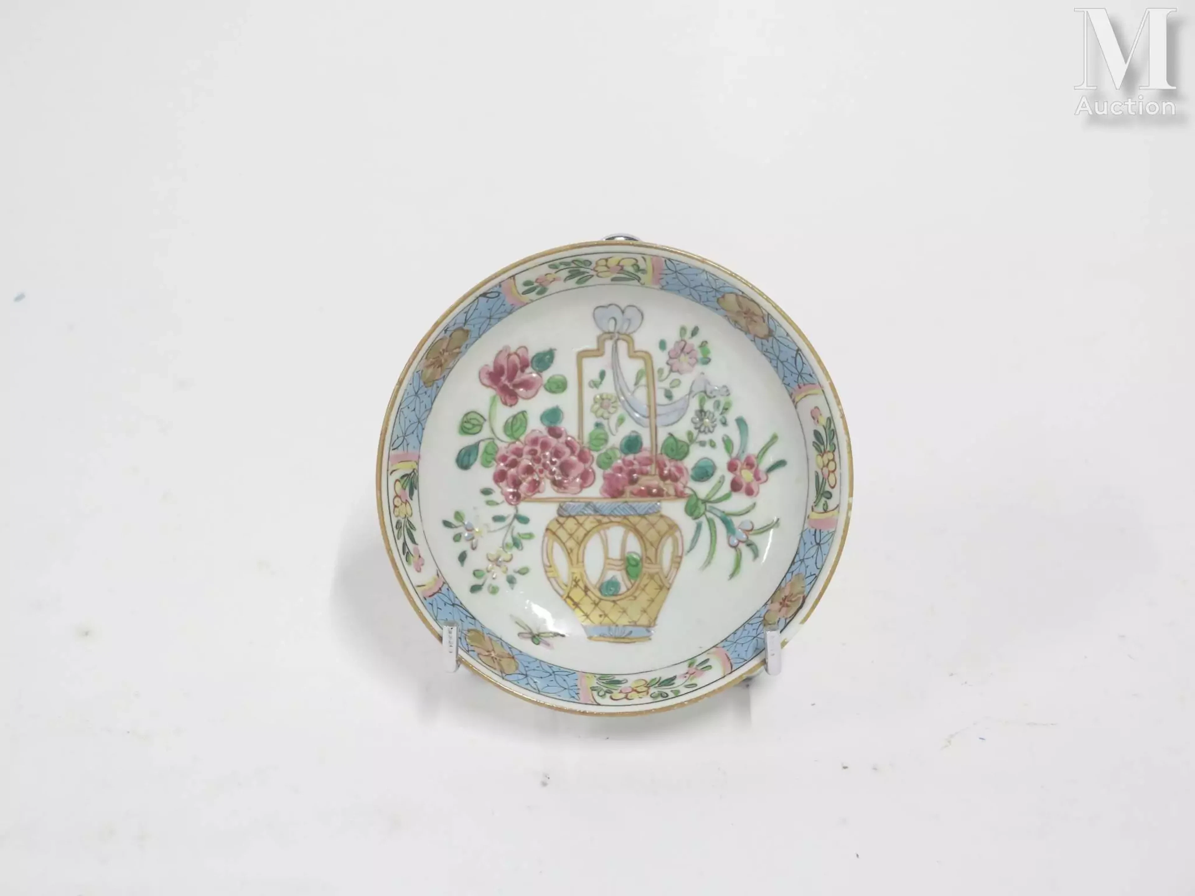 CHINE, XIXe siècle Petite coupelle en porcelaine