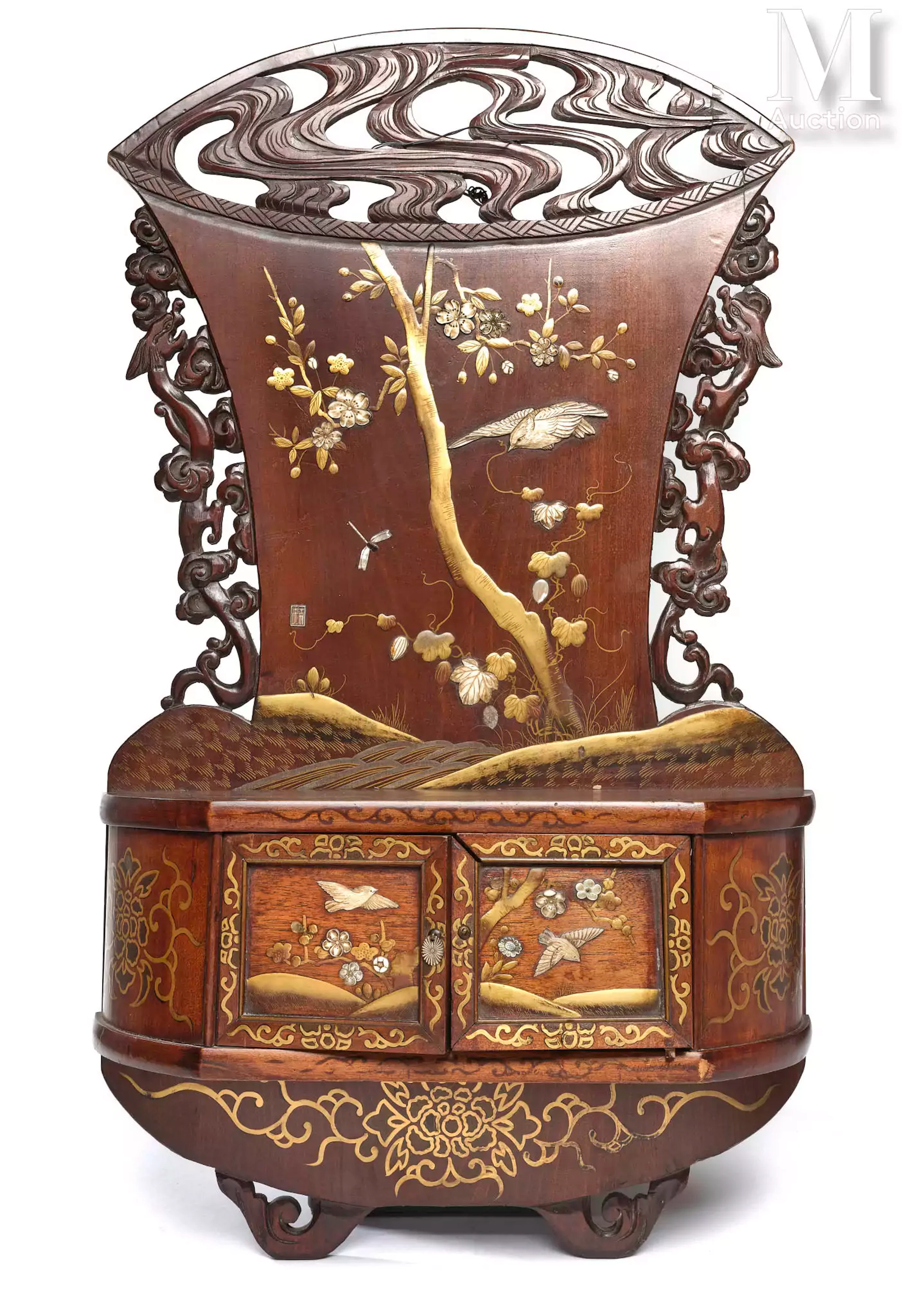 JAPON, Epoque Meiji Meuble étagère en bois