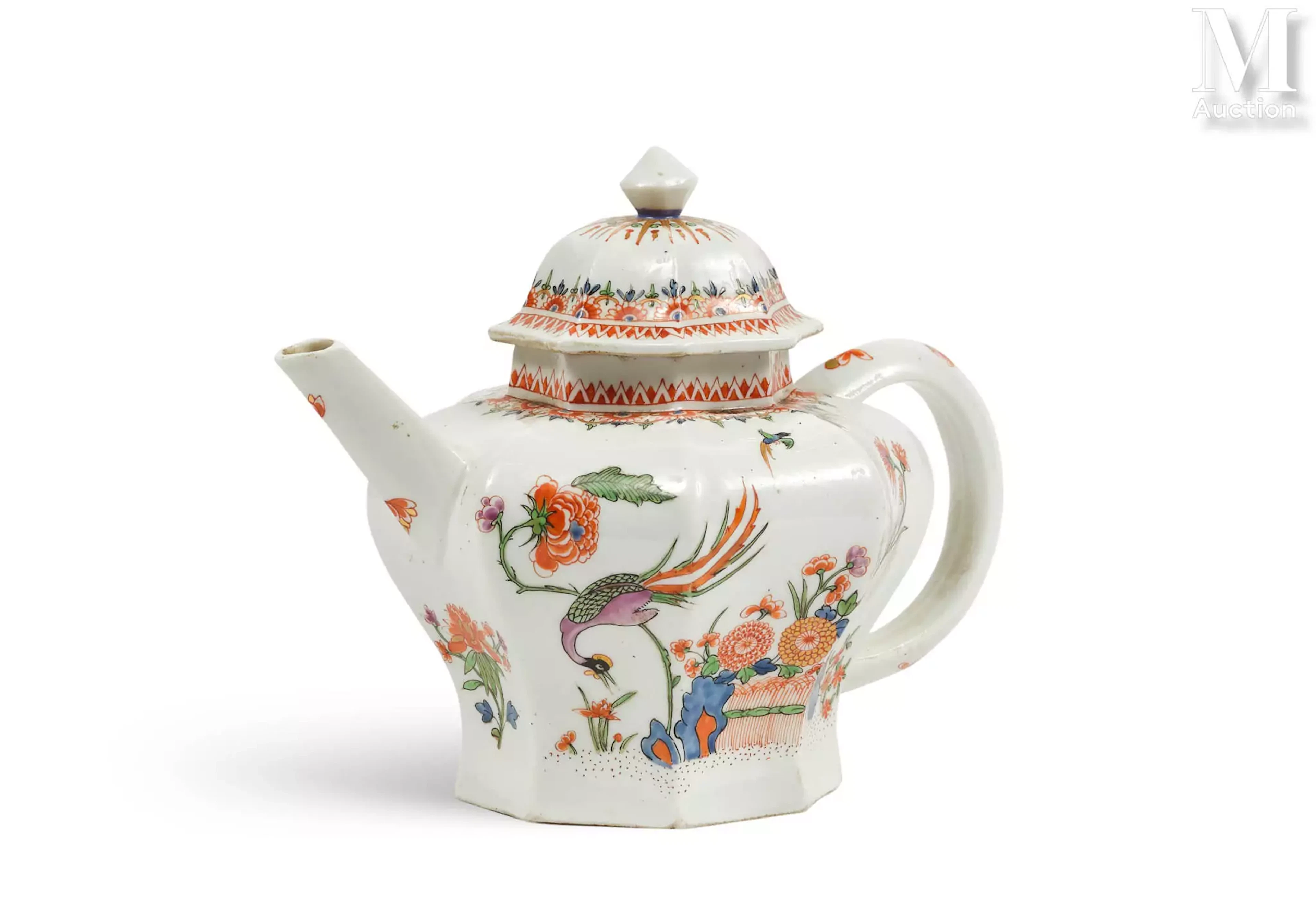 FRANCE, XIXe siècle Théière en porcelaine