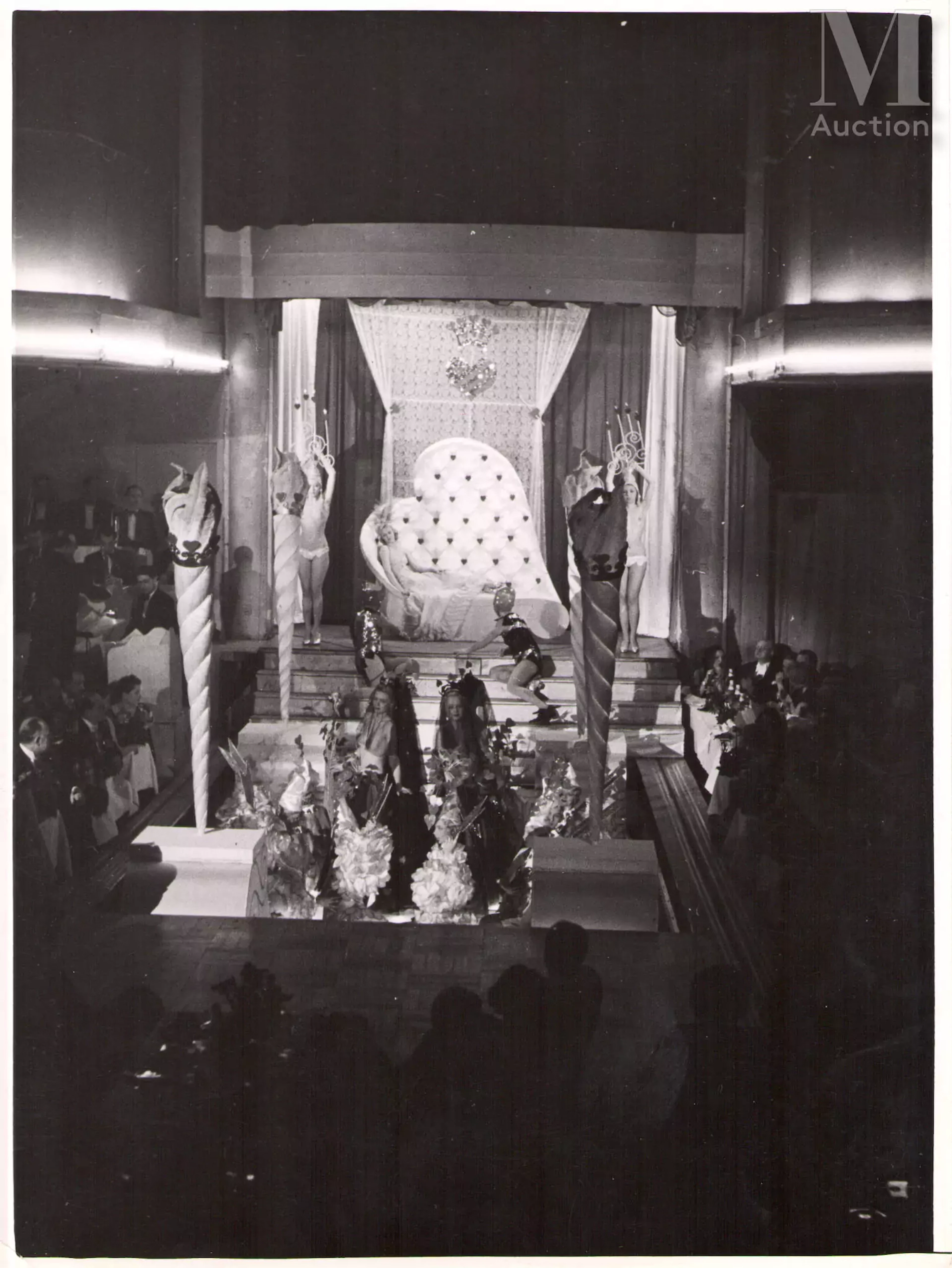 Bal Tabarin Les heures sont belles, 1938