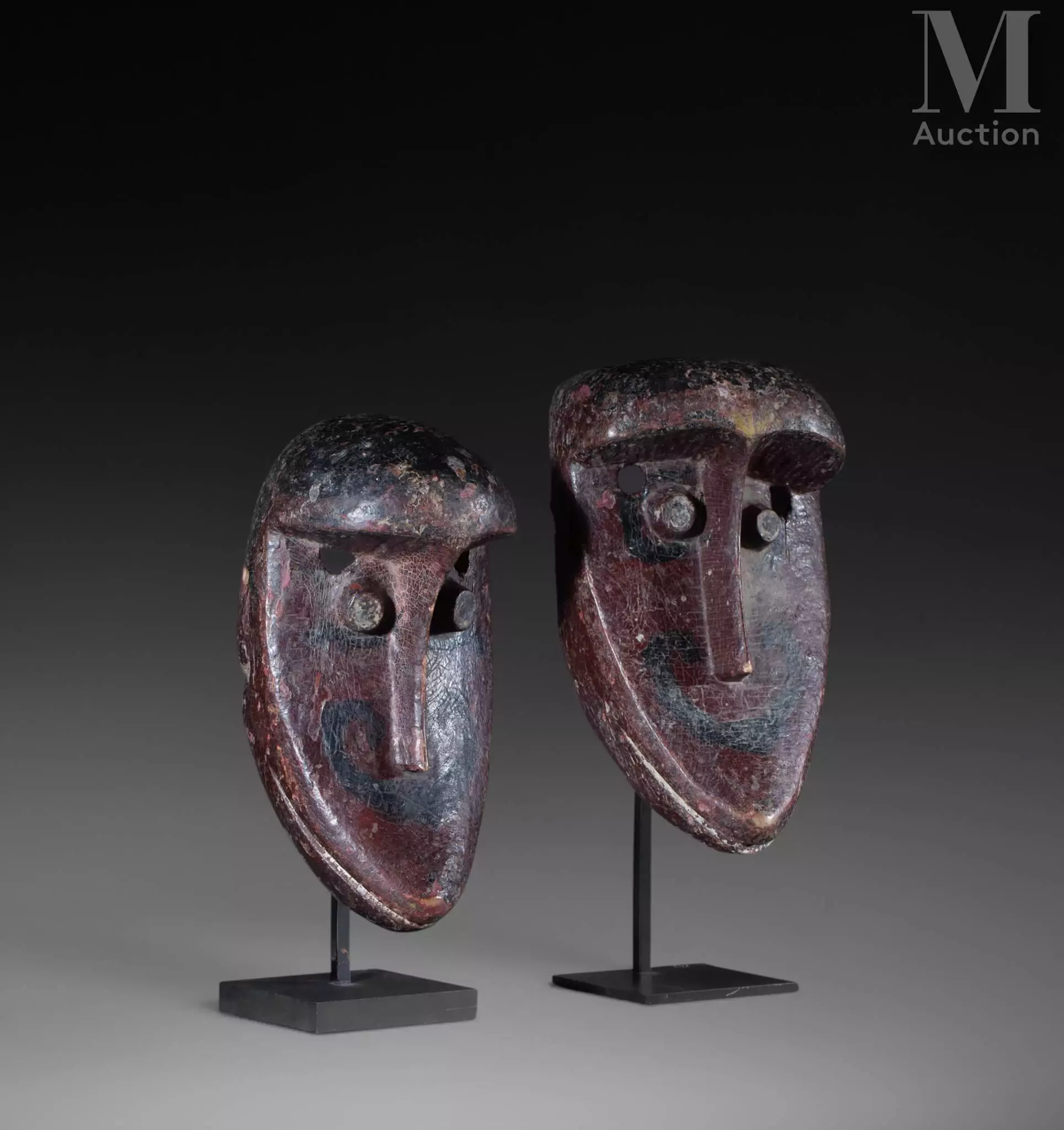 Deux masques simiesques