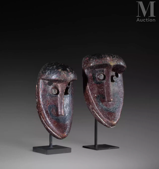 Deux masques simiesques