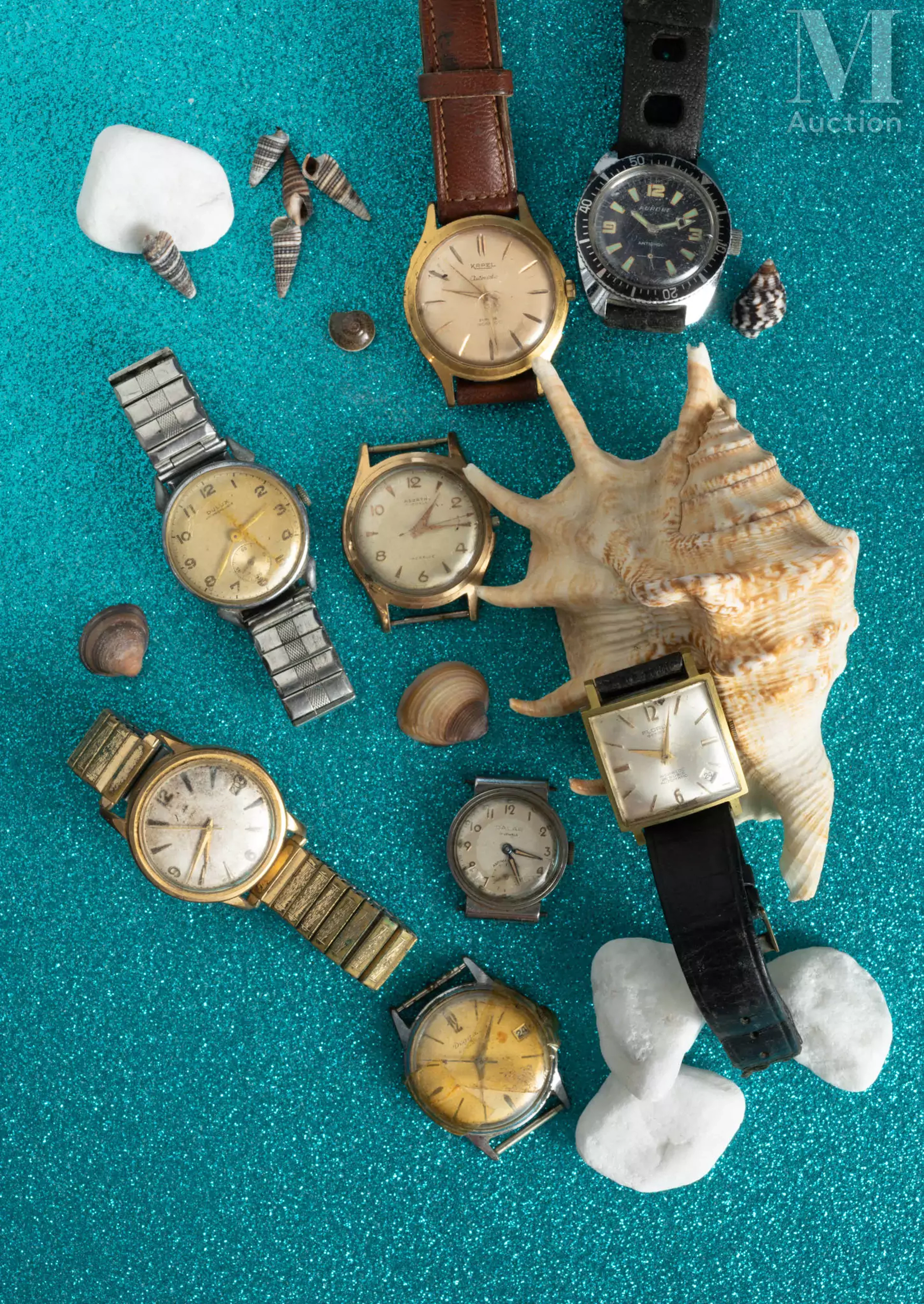 Lot de montres et boîtiers divers