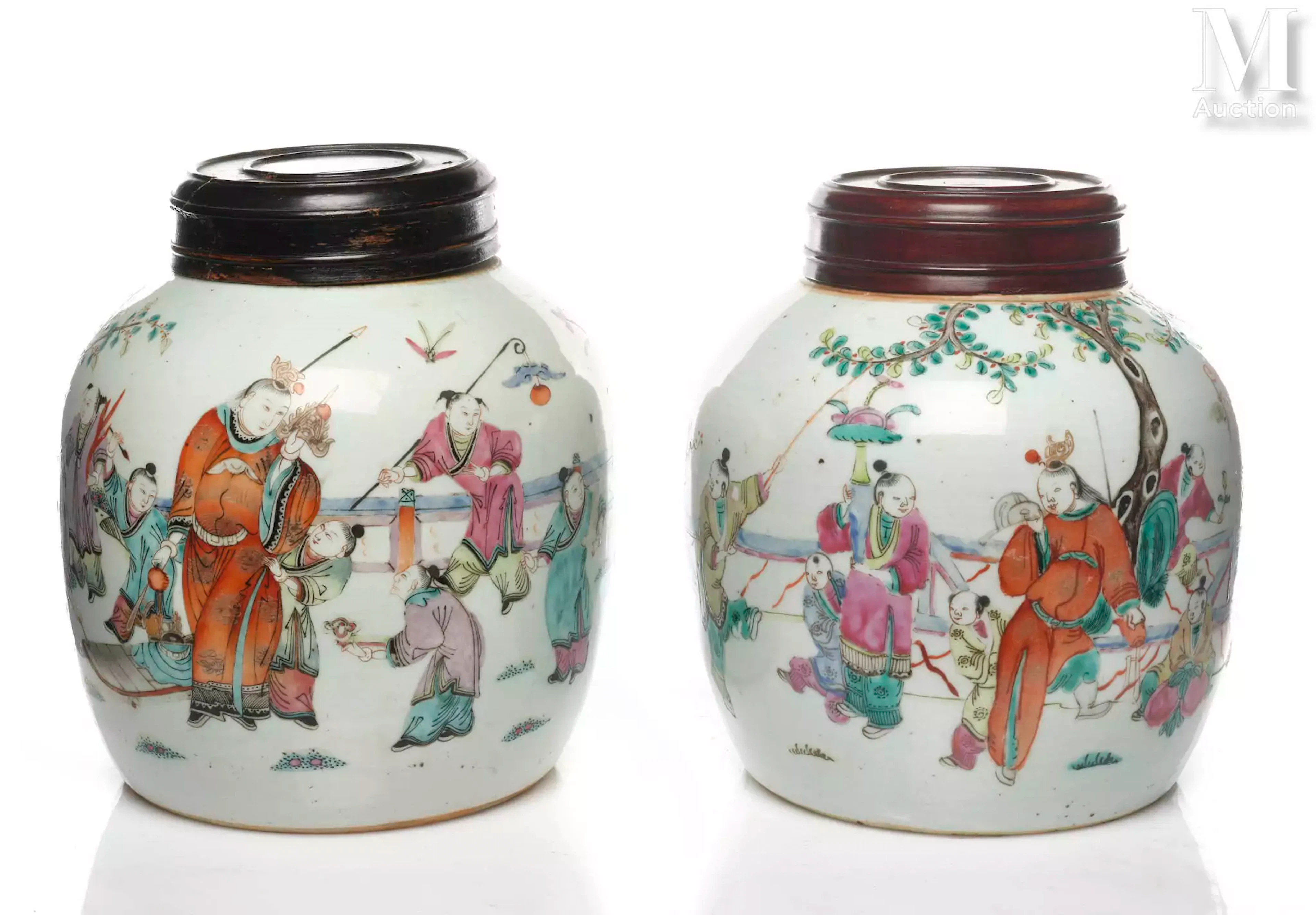 CHINE, fin du XIXe siècle Paire de pots en porcelaine