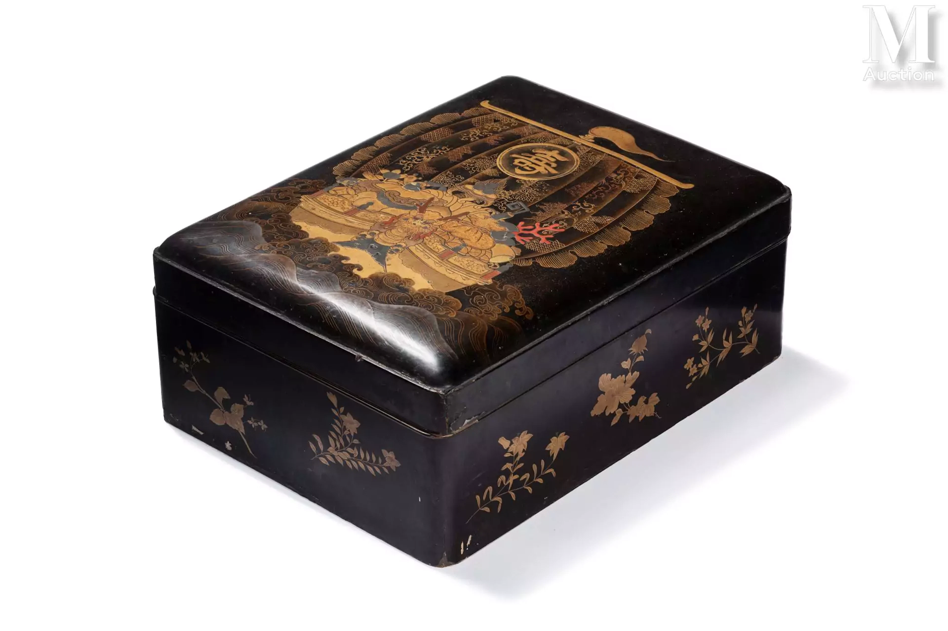 JAPON, Epoque Edo, XIXe siècle Grande boîte en laque, ryoshibako