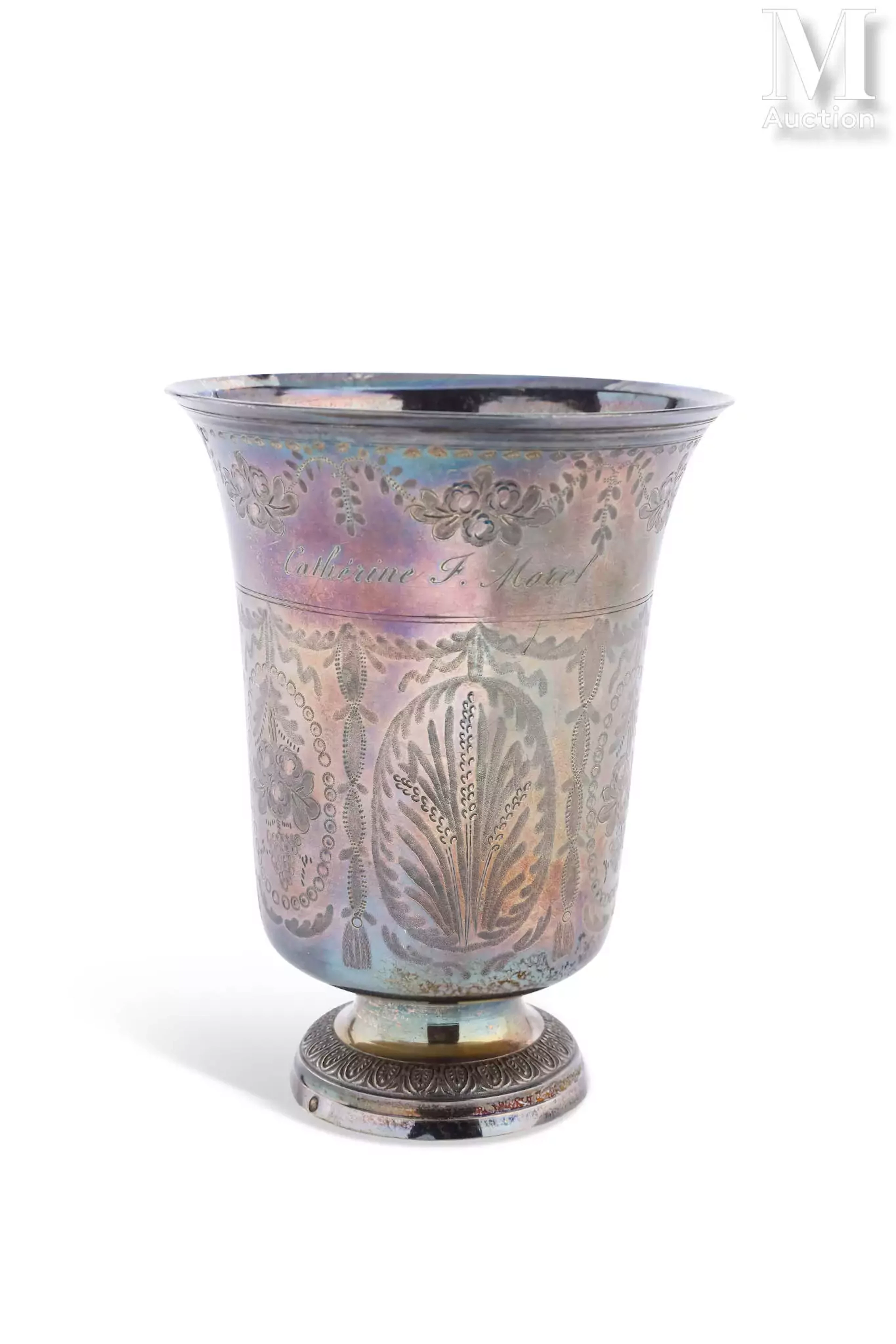 Timbale tulipe en argent;