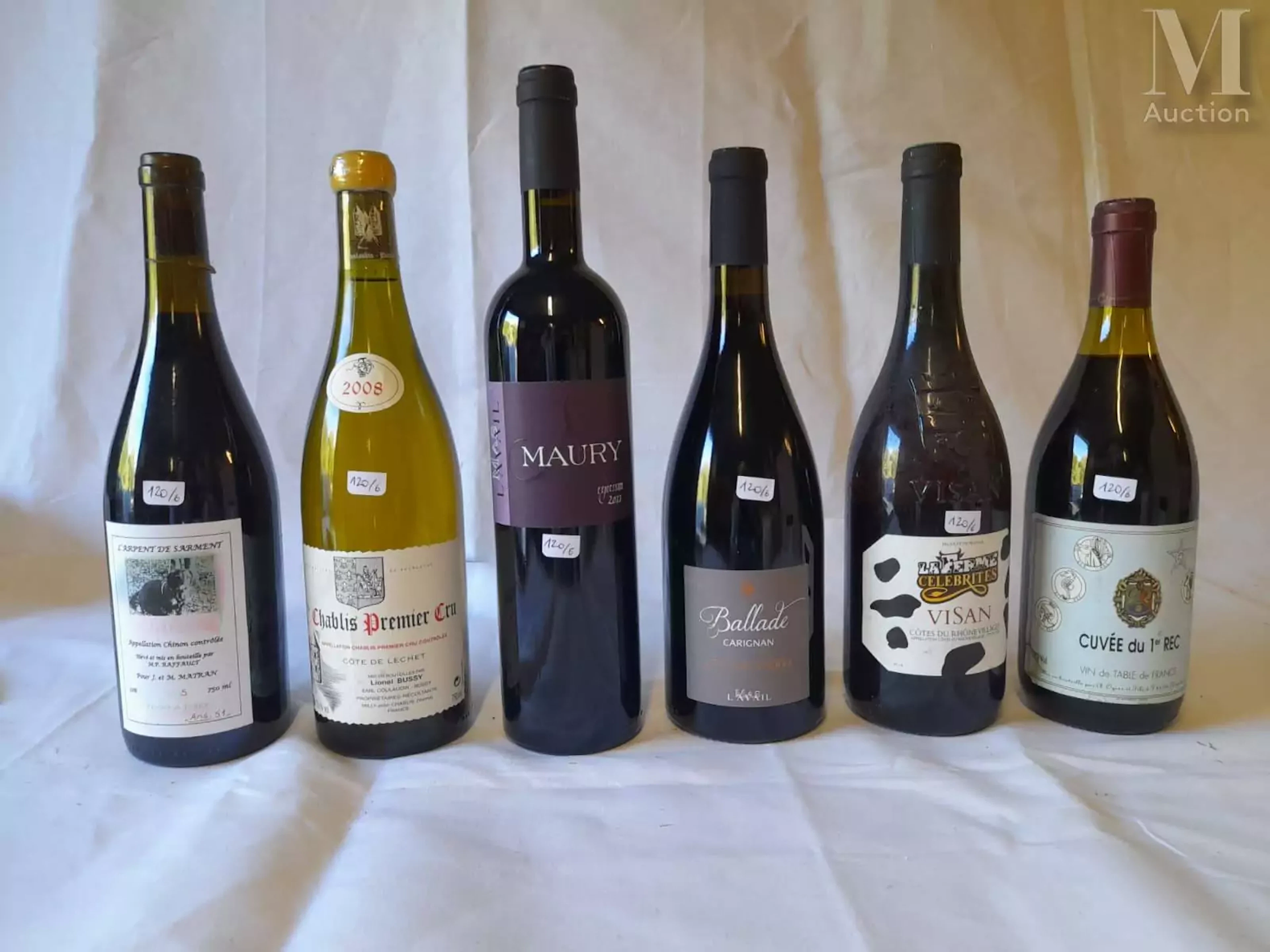 Ensemble de six bouteilles