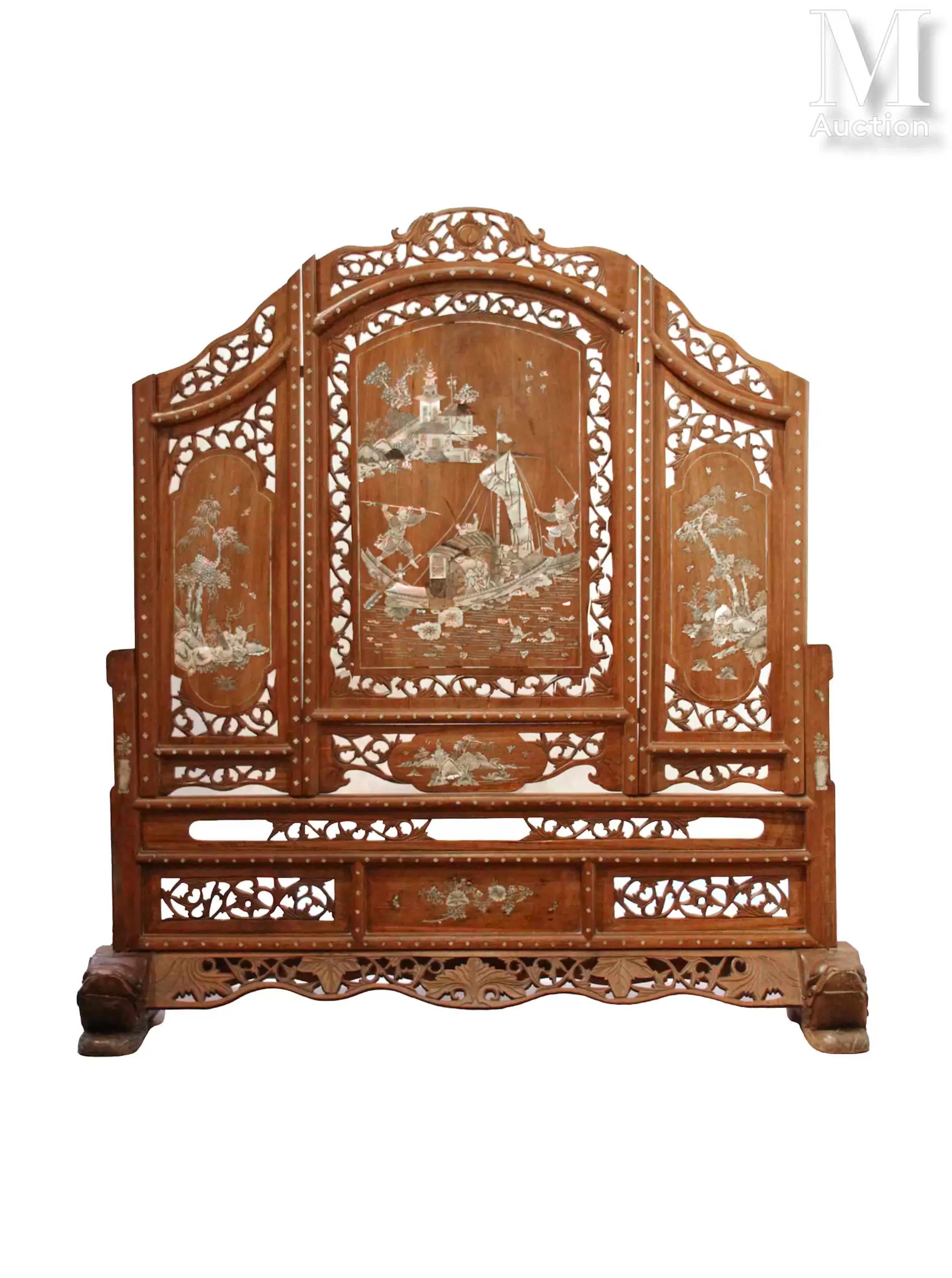 VIETNAM, XIXe siècle Large écran en bois exotique